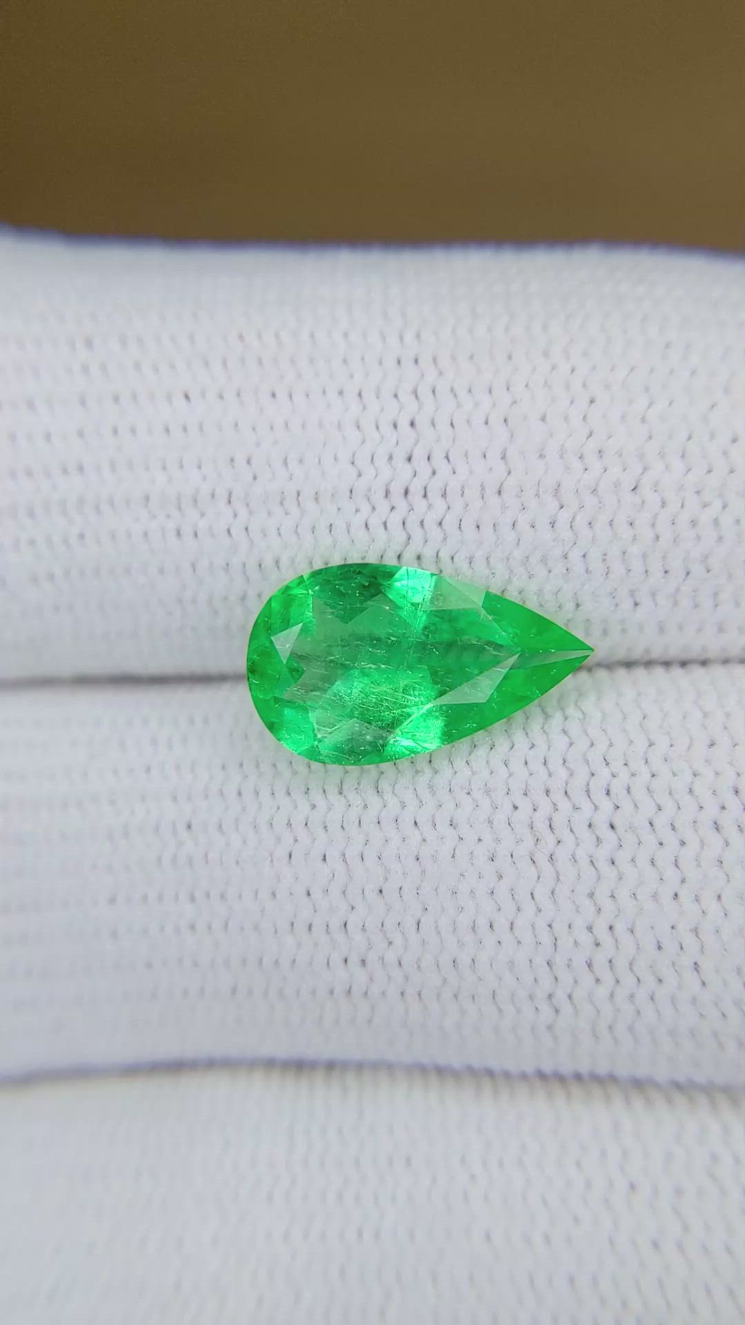 2.49 Ct. Emerald from Colombia Size Video