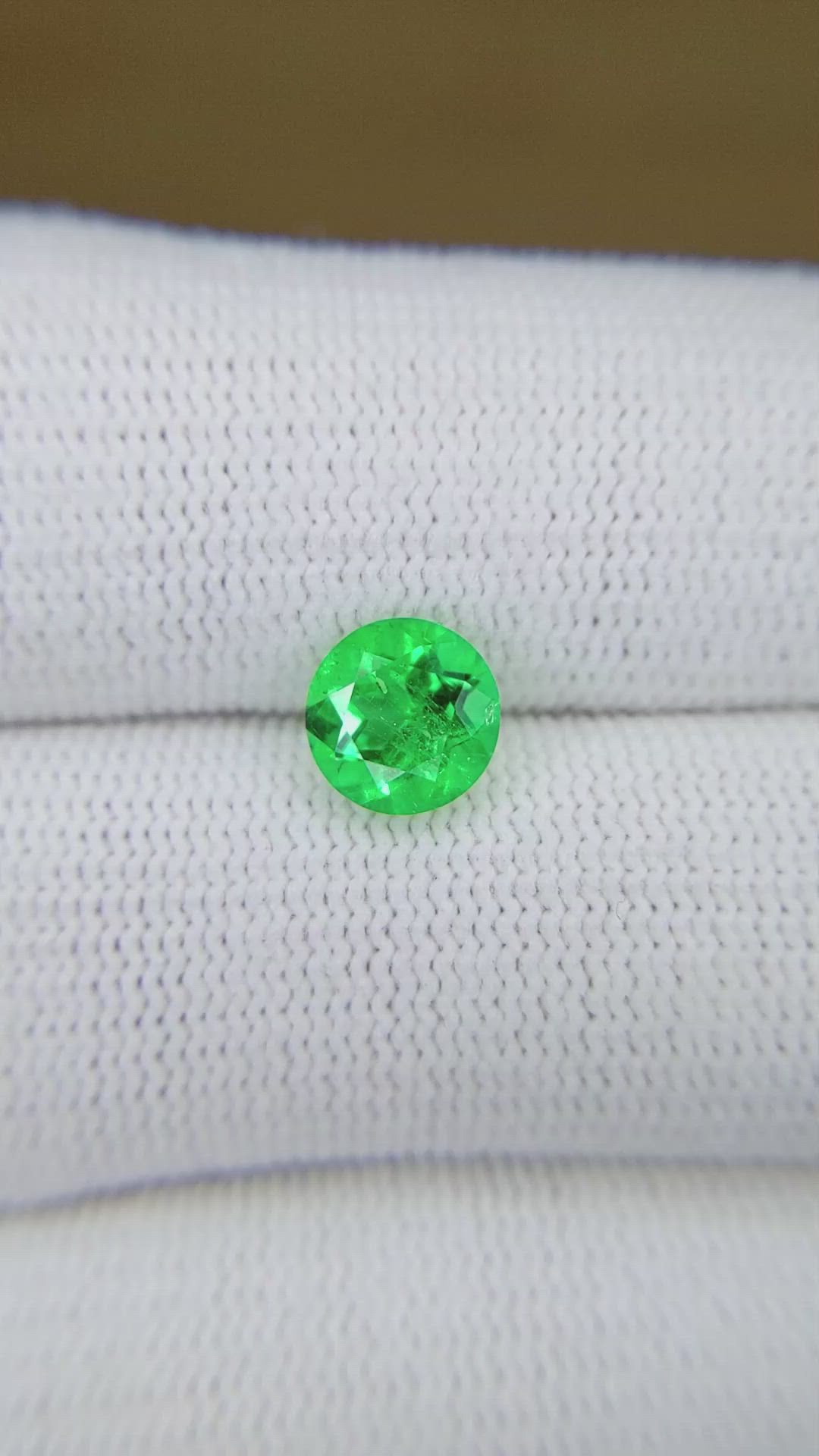 1.24 Ct. Emerald from Colombia Size Video