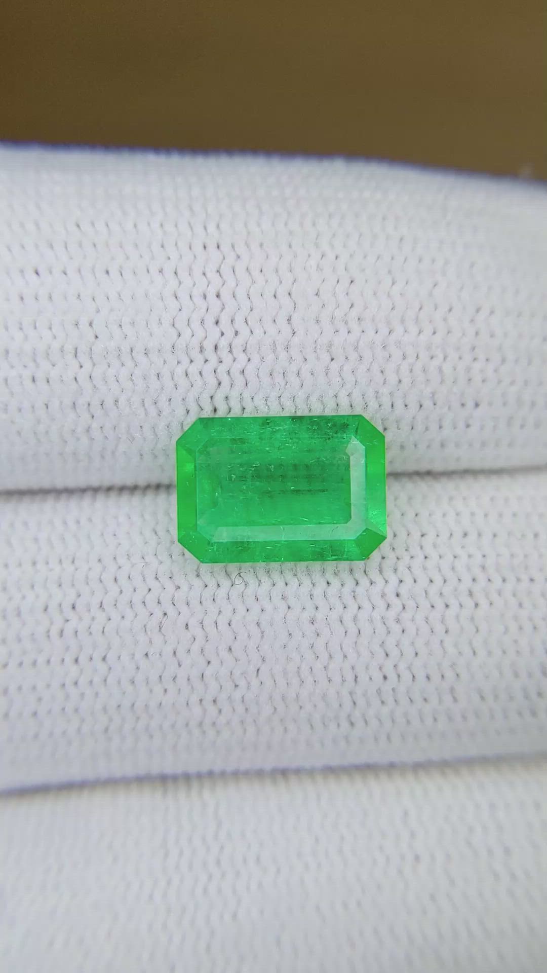 2.25 Ct. Emerald from Colombia Size Video