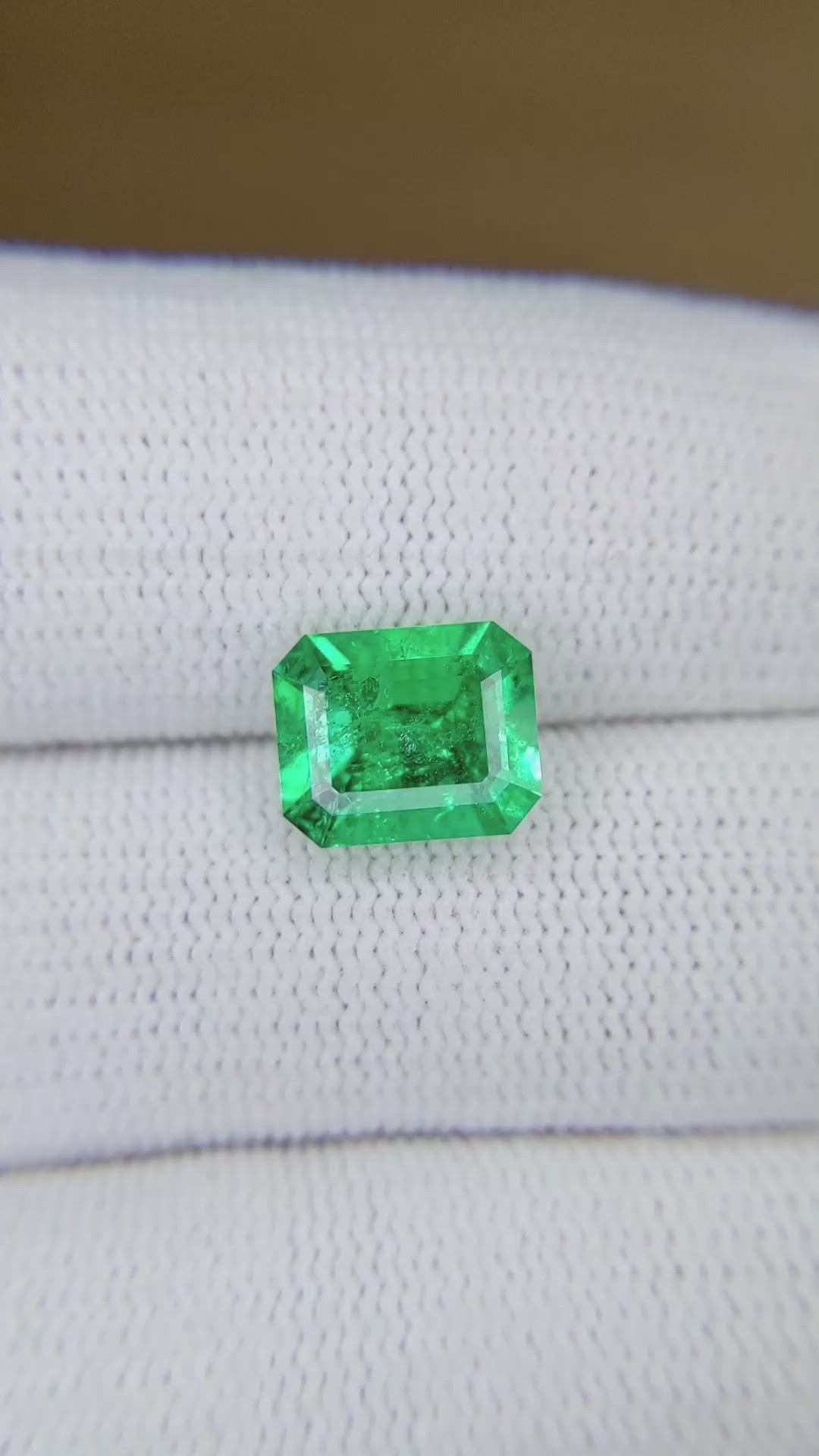 2.53 Ct. Emerald from Colombia Size Video
