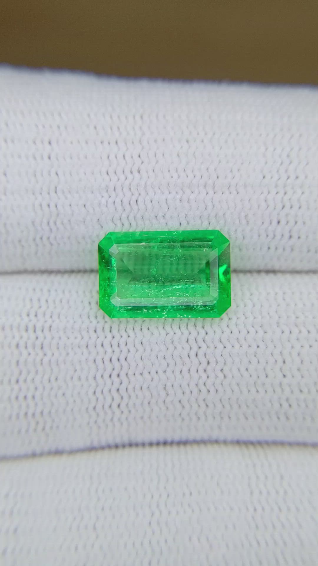 2.55 Ct. Emerald from Colombia Size Video