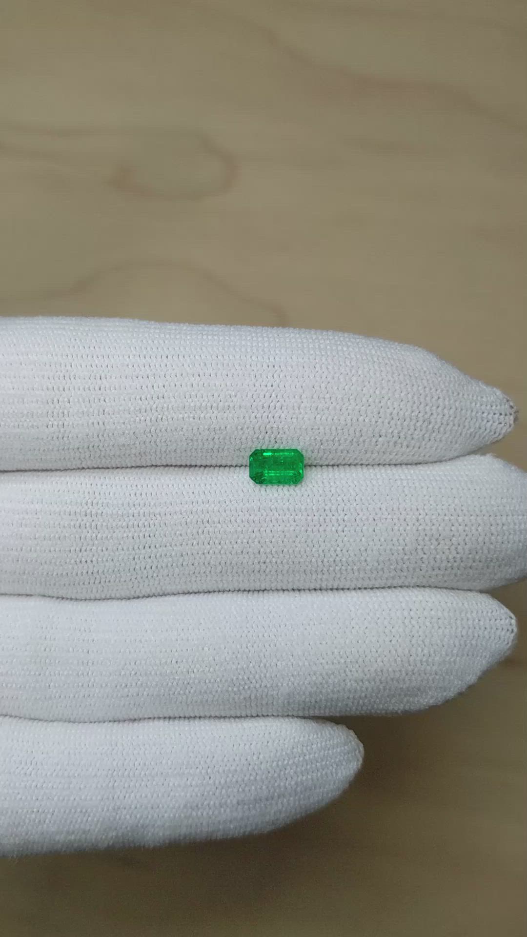 0.65 Ct. Emerald from Brazil Size Video