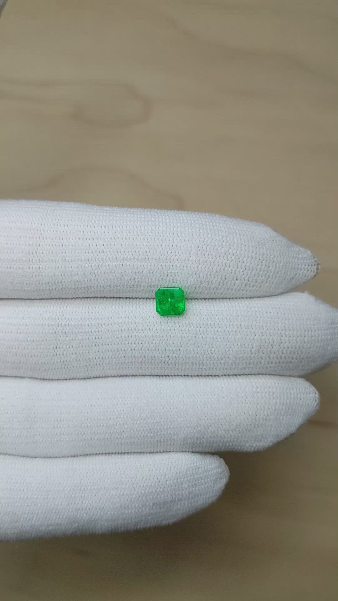 0.87 Ct. Emerald from Colombia Size Video