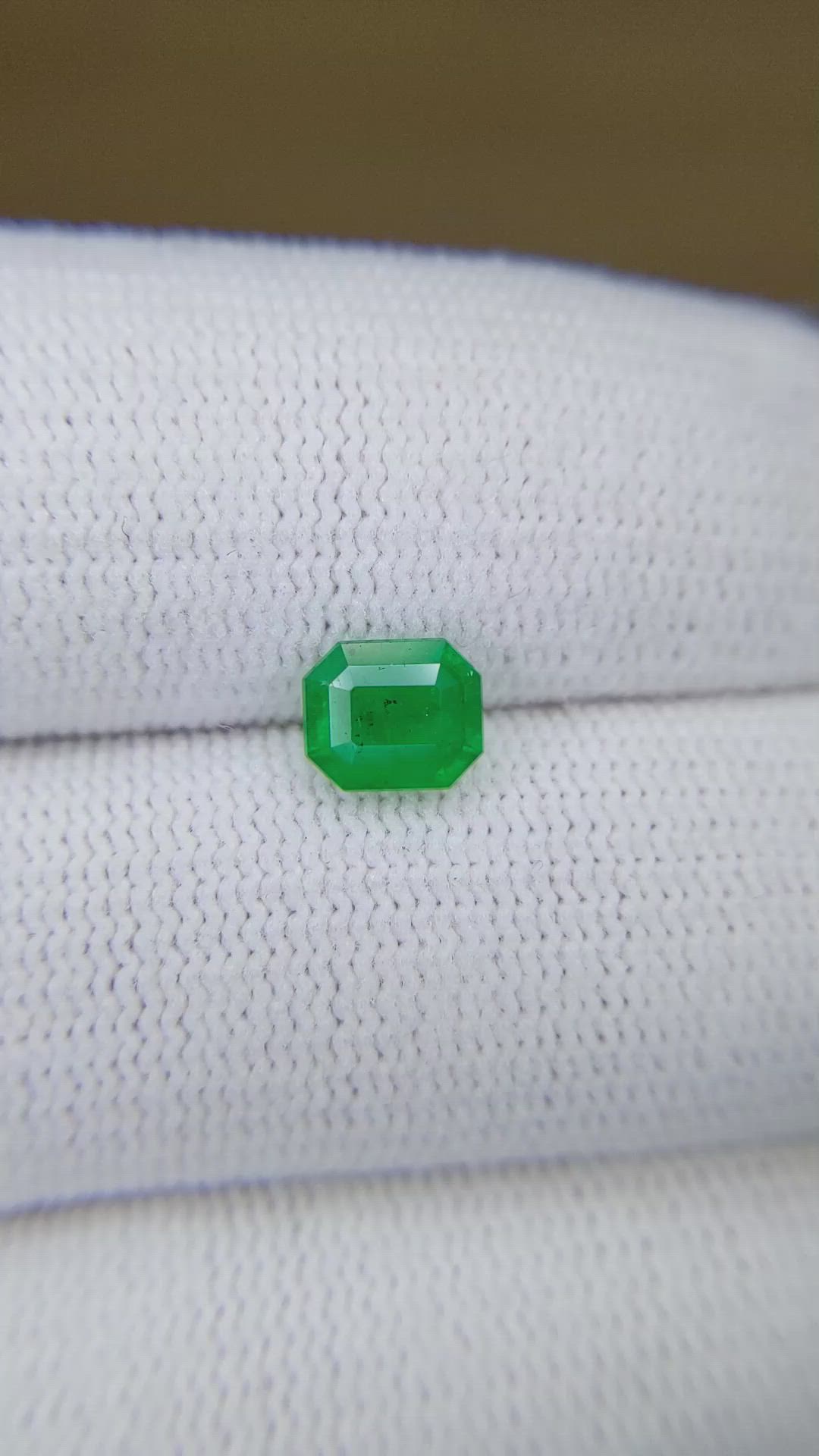 0.84 Ct. Emerald from Colombia Size Video
