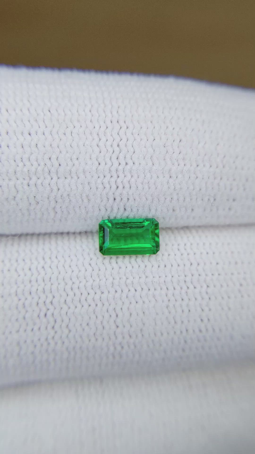 0.53 Ct. Emerald from Colombia Size Video