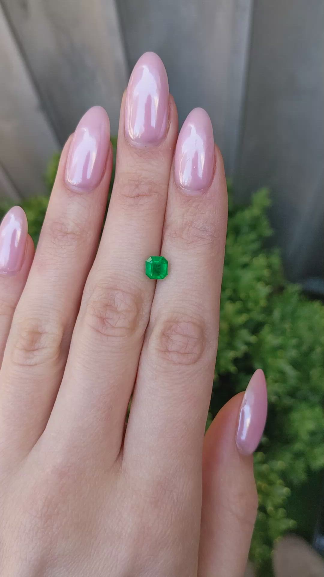 0.98 Ct. Emerald from Colombia Size Video