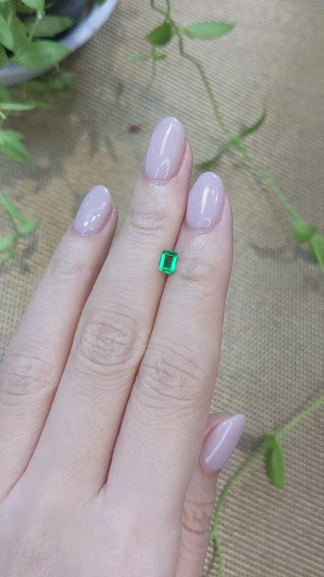 0.25 Ct. Emerald from Zambia Size Video
