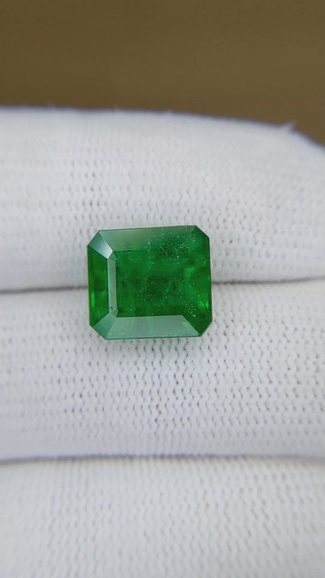 5.25 Ct. Emerald from Zambia Size Video