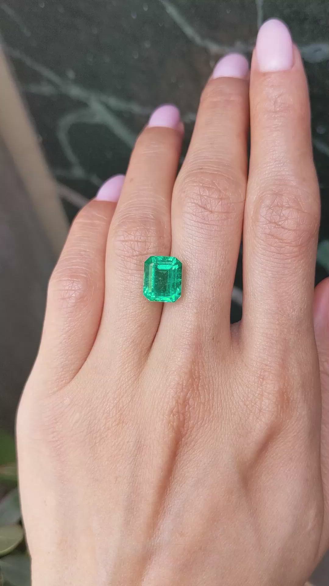 5.10 Ct. Emerald from Zambia Size Video