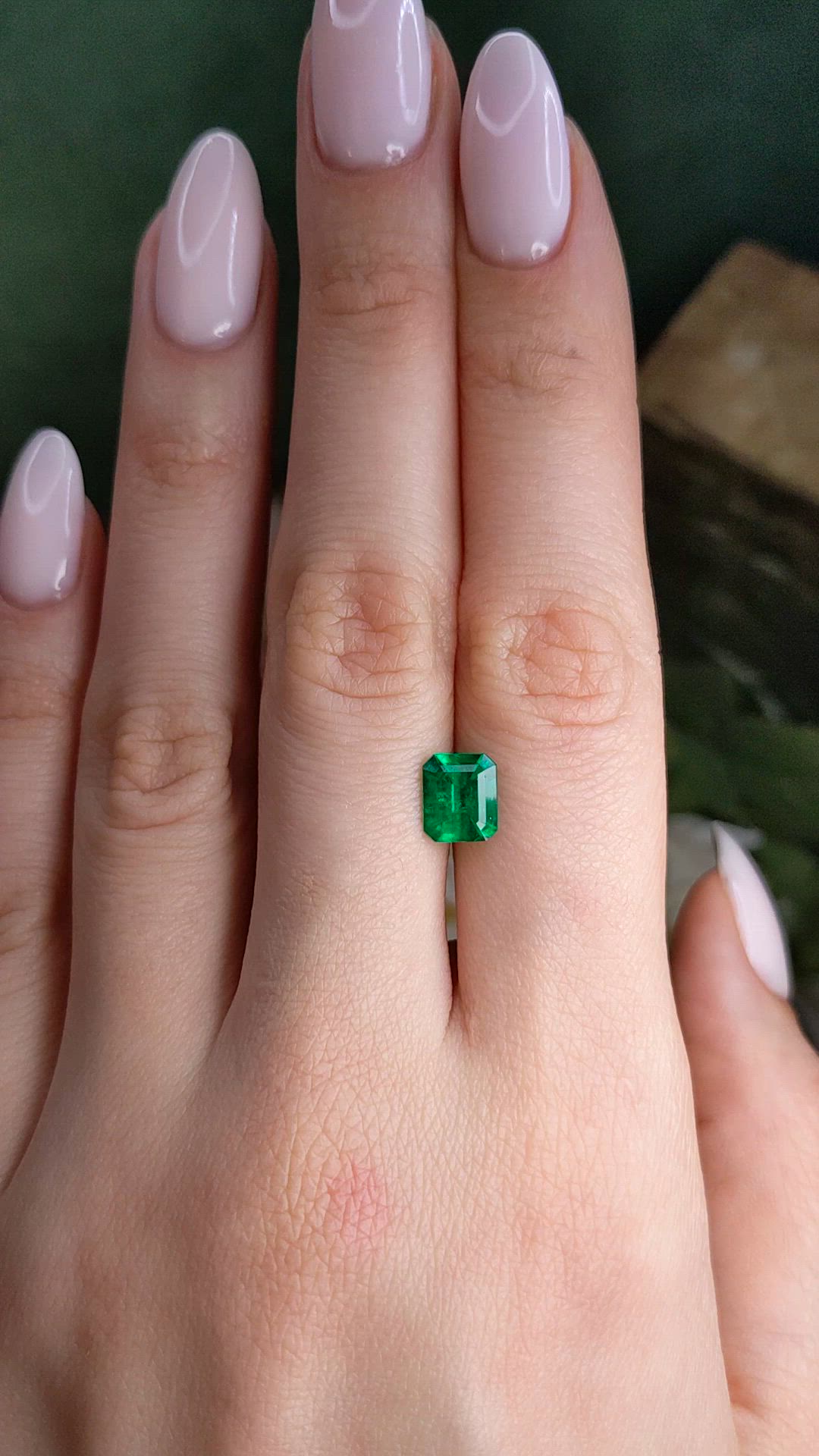 1.45 Ct. Emerald from Colombia - Muzo Size Video