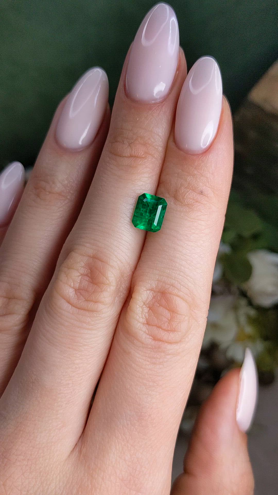 1.45 Ct. Emerald from Colombia - Muzo Size Video