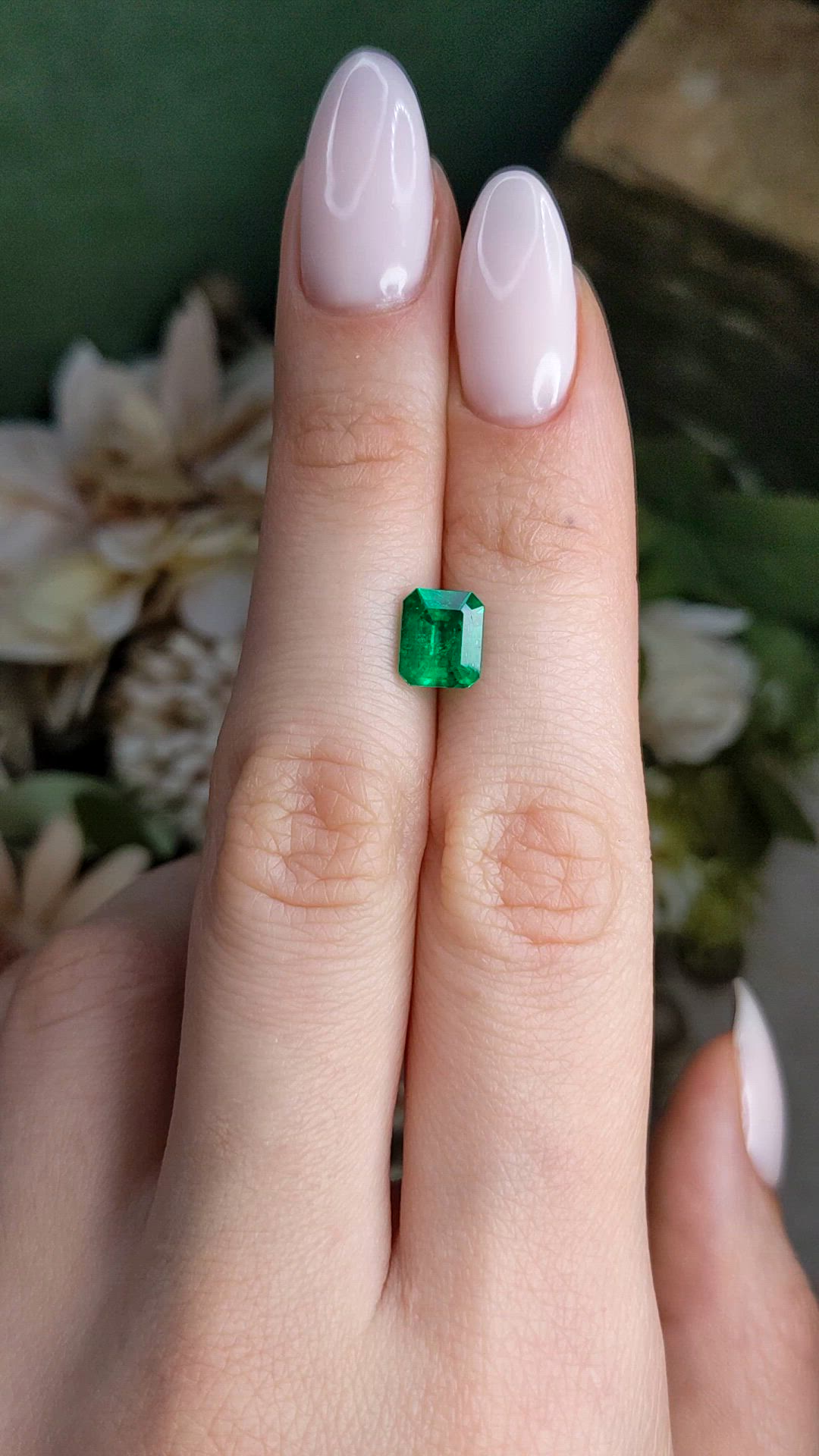 1.45 Ct. Emerald from Colombia - Muzo Size Video