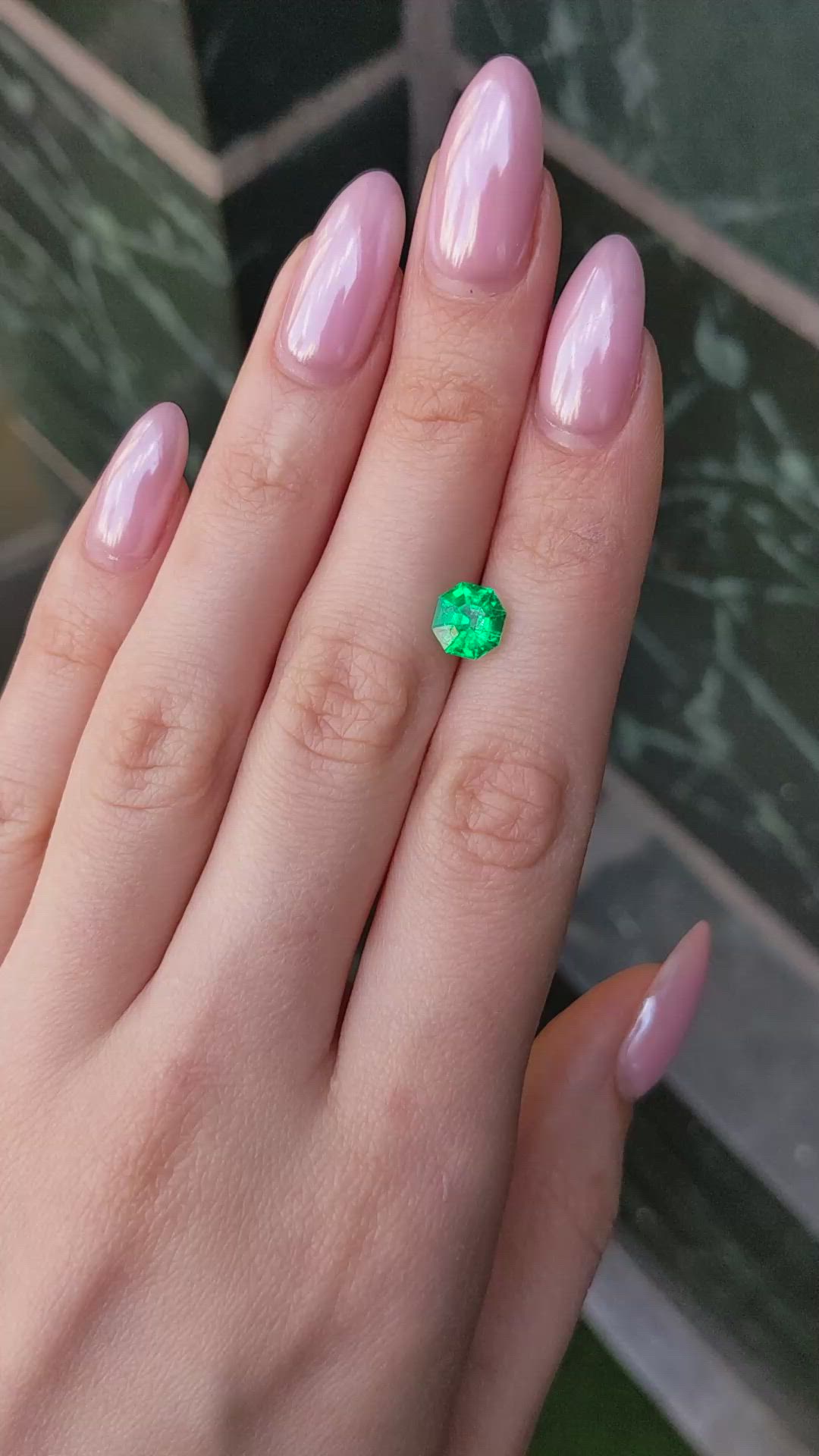 1.75 Ct. Emerald from Colombia - Muzo Size Video