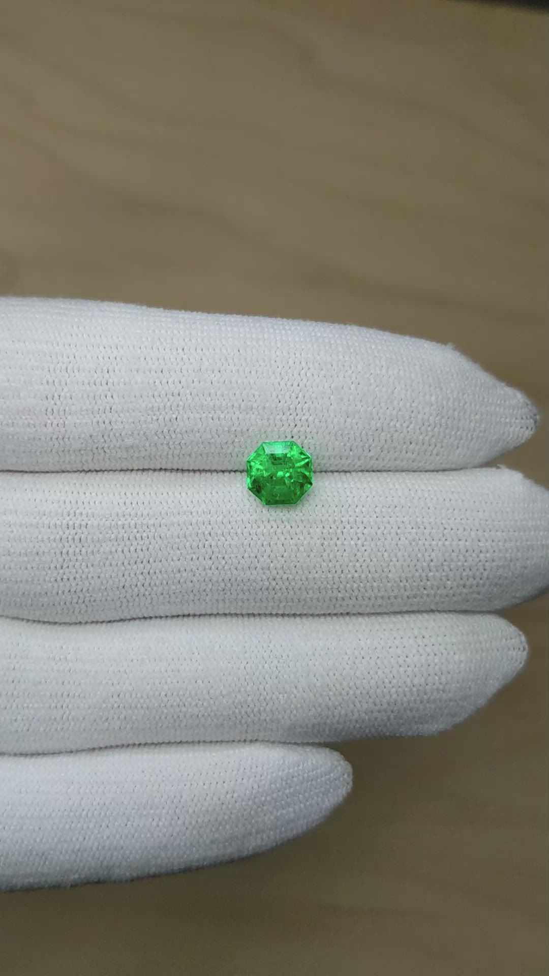 1.75 Ct. Emerald from Colombia - Muzo Size Video