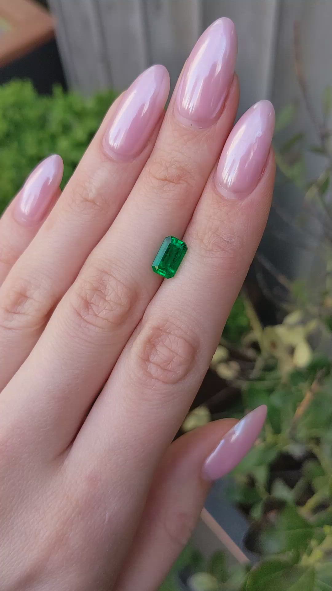 1.85 Ct. Emerald from Colombia - Muzo Size Video