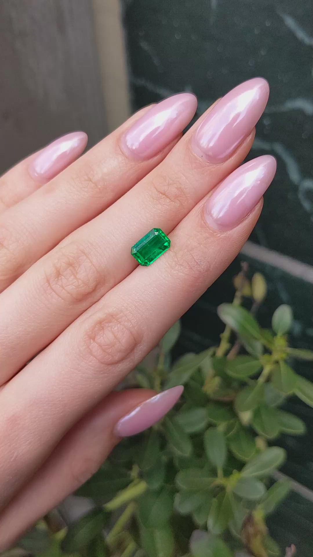 1.86 Ct. Emerald from Colombia - Muzo Size Video