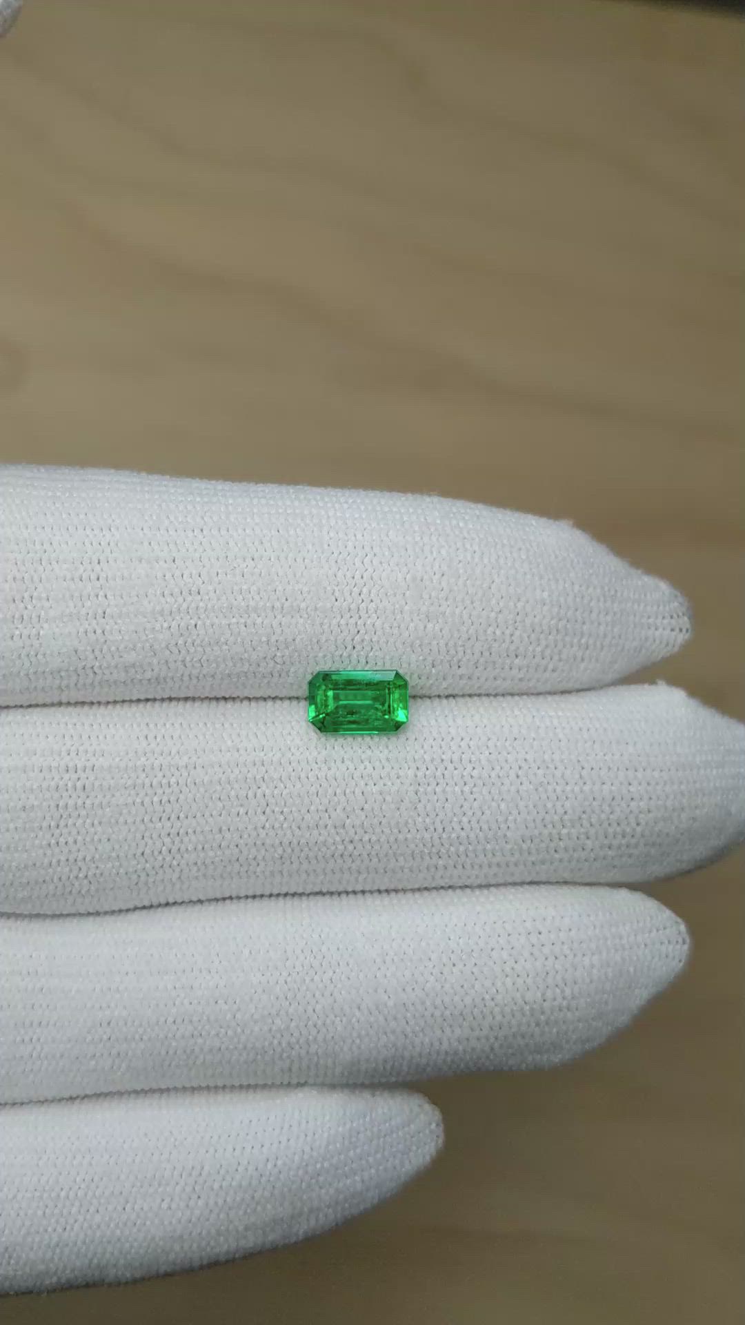 1.25 Ct. Emerald from Colombia - Muzo Size Video