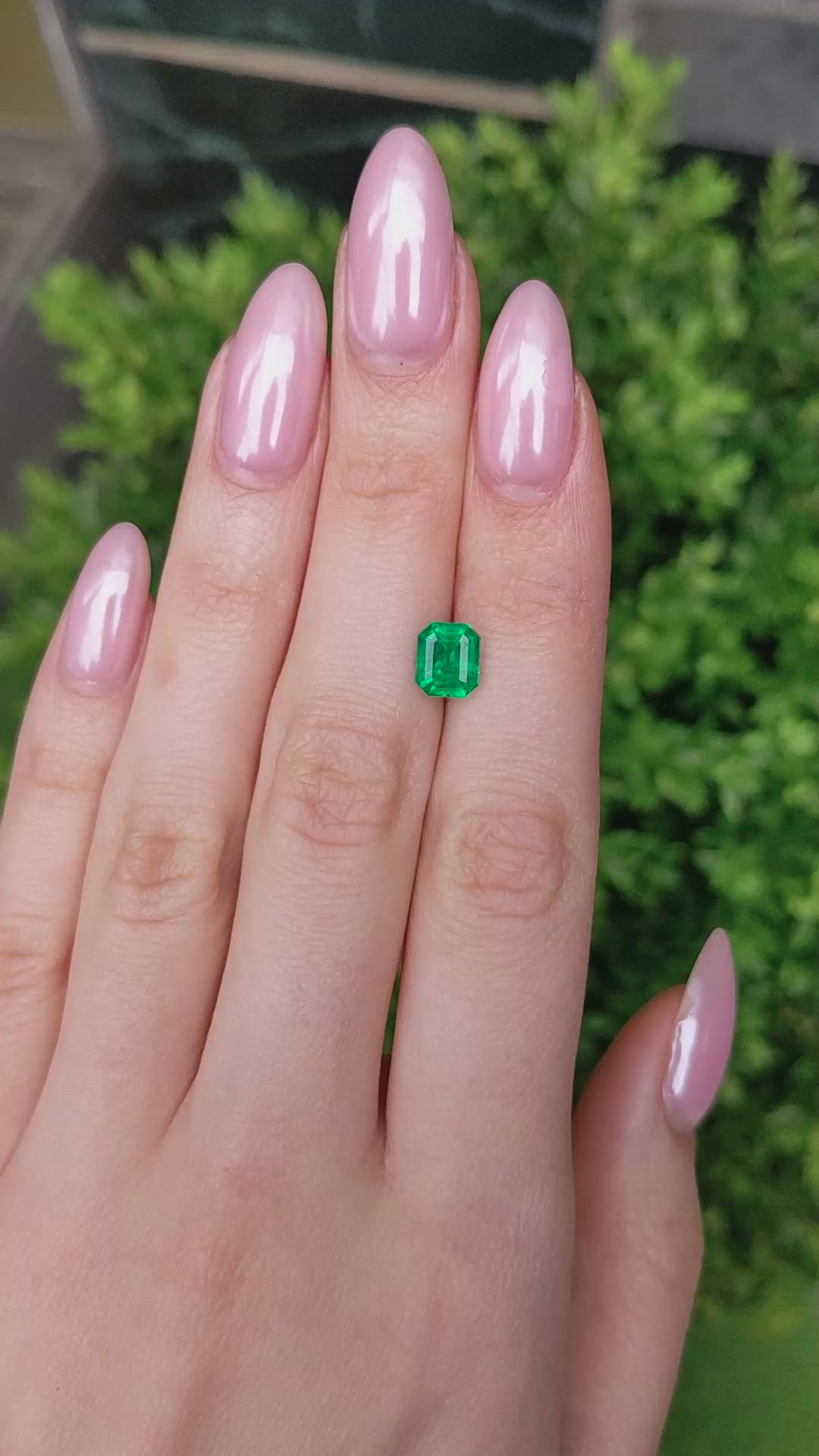 1.58 Ct. Emerald from Colombia - Muzo Size Video