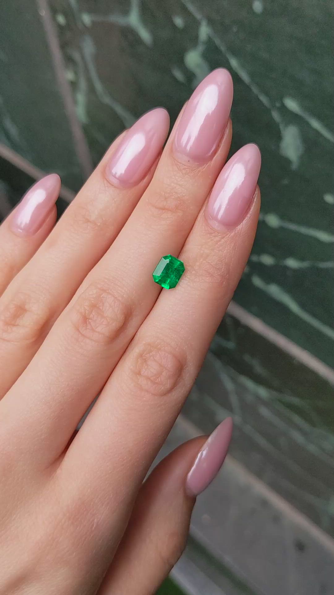 1.58 Ct. Emerald from Colombia - Muzo Size Video