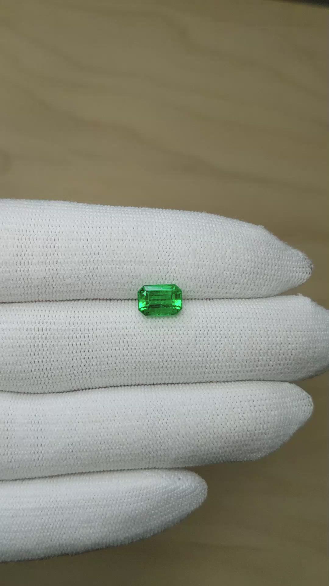 1.88 Ct. Emerald from Colombia - Muzo Size Video