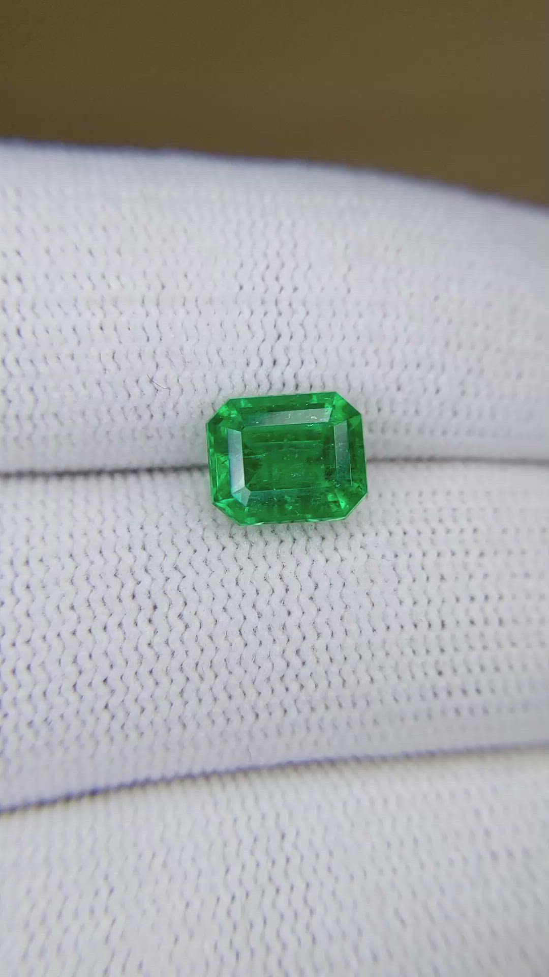 2.08 Ct. Emerald from Colombia - Muzo Size Video