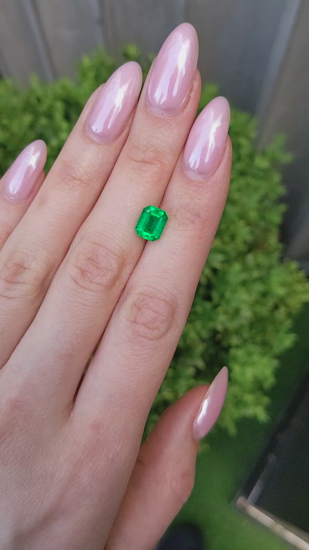 2.08 Ct. Emerald from Colombia - Muzo Size Video