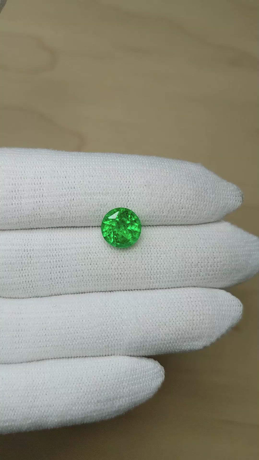 3.66 Ct. Emerald from Colombia - Muzo Size Video