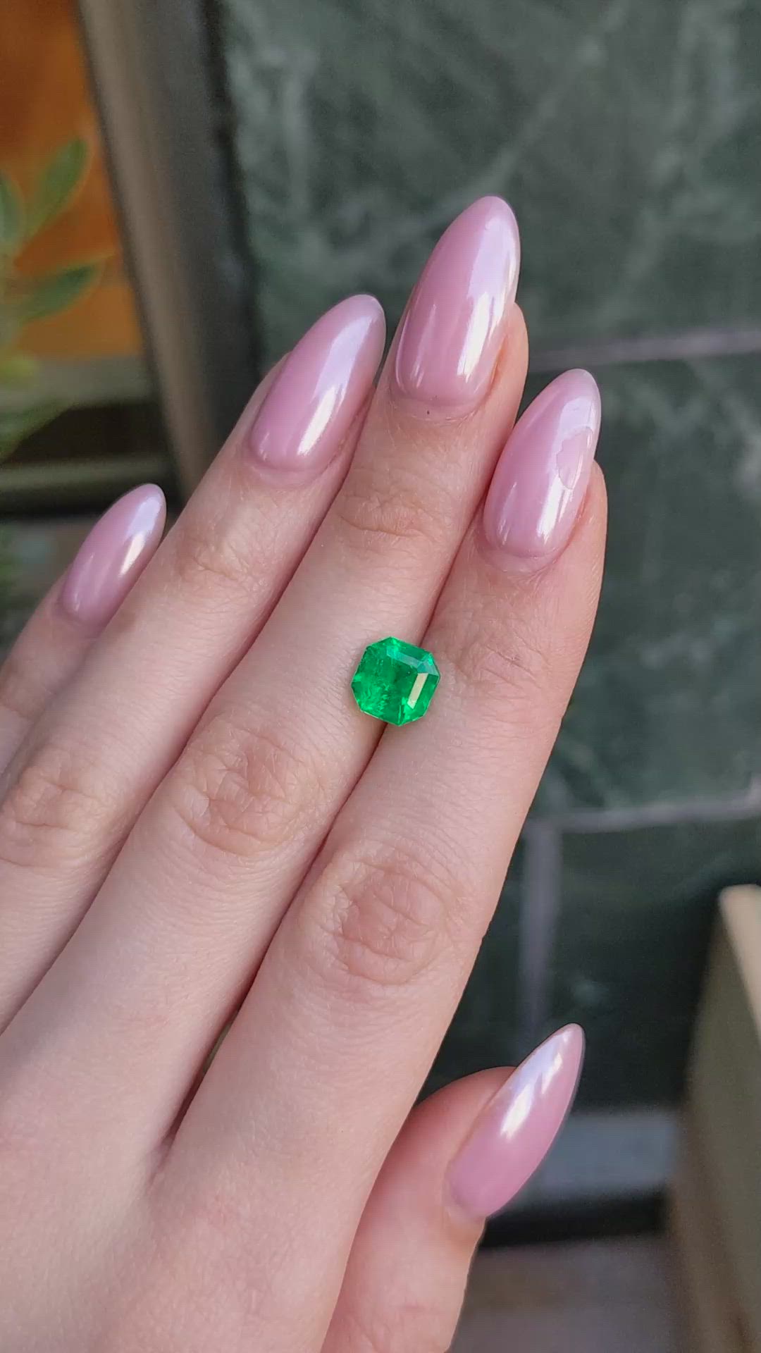 2.49 Ct. Emerald from Colombia - Muzo Size Video