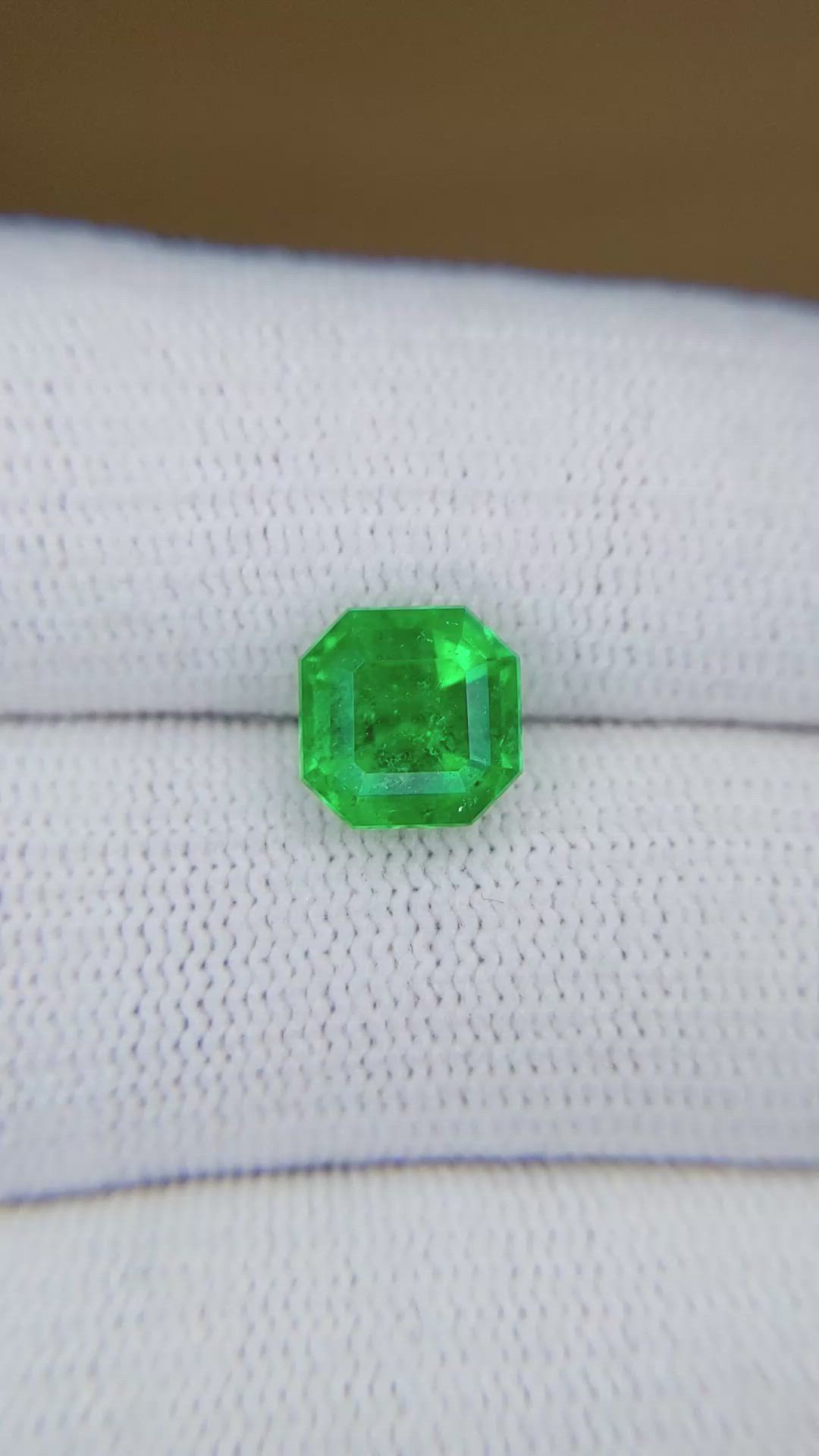 2.49 Ct. Emerald from Colombia - Muzo Size Video