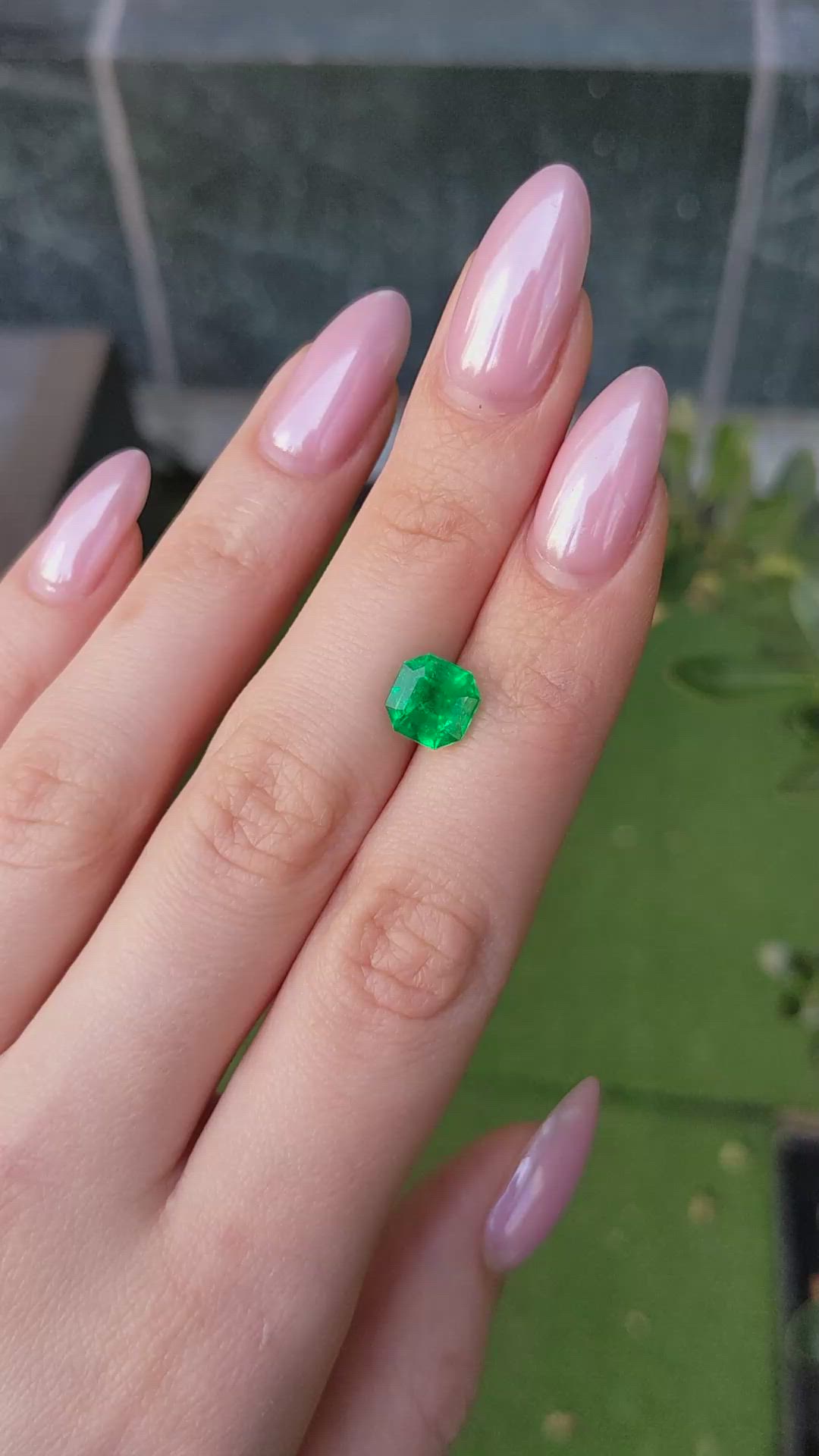 2.49 Ct. Emerald from Colombia - Muzo Size Video