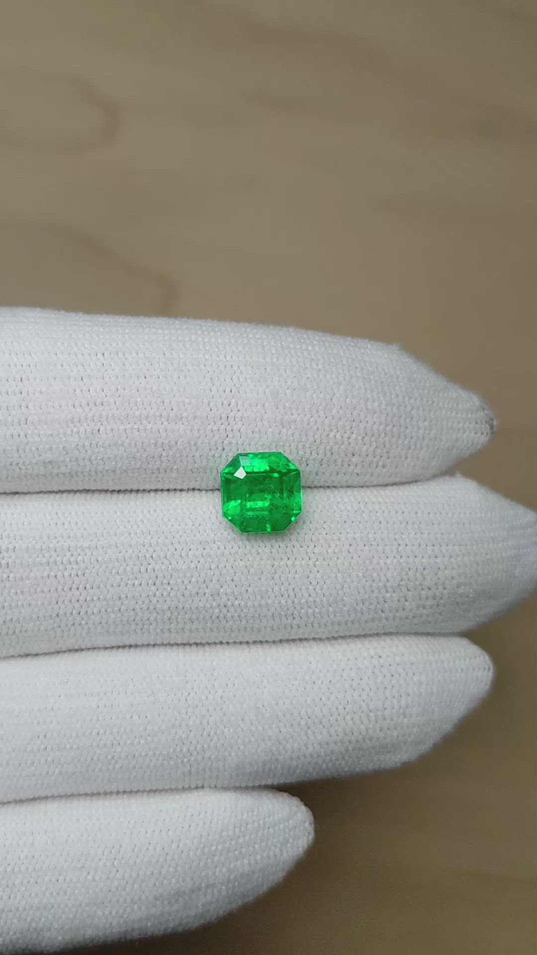 2.49 Ct. Emerald from Colombia - Muzo Size Video