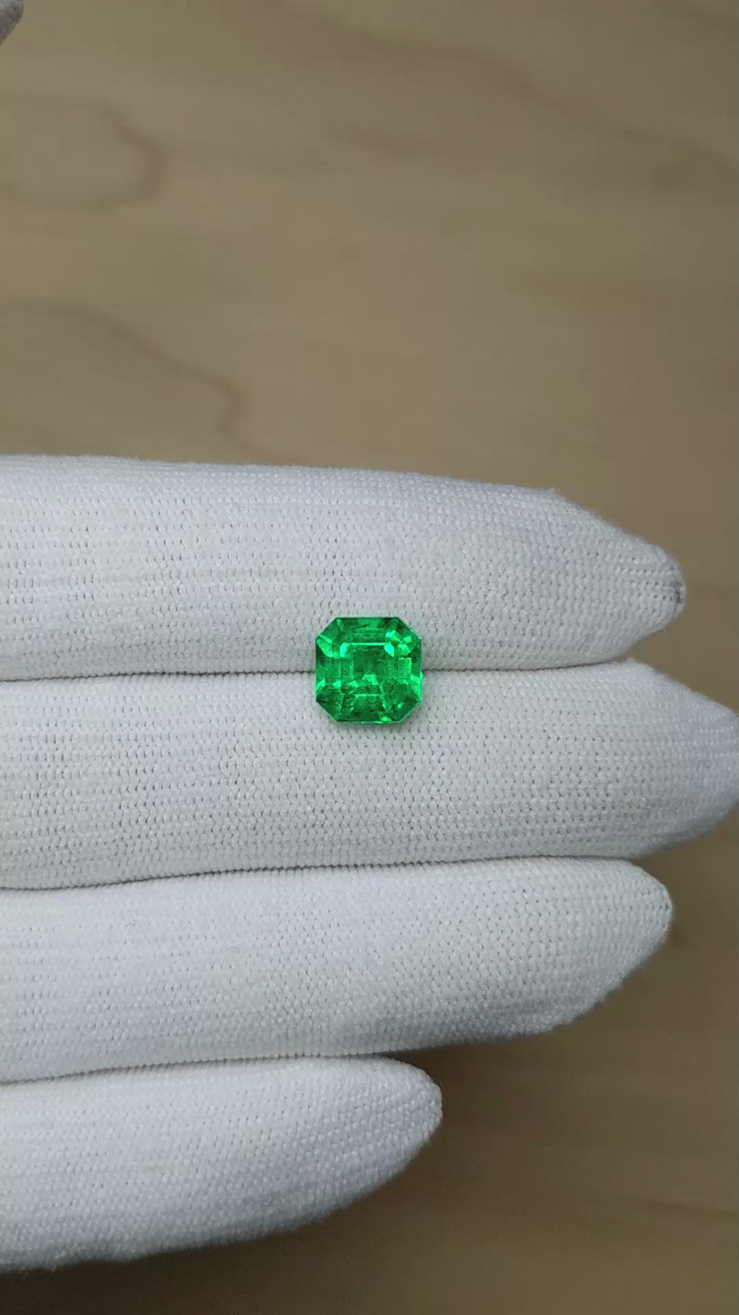 2.84 Ct. Emerald from Colombia - Muzo Size Video