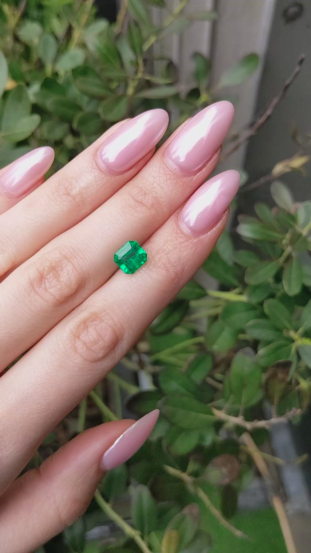 2.17 Ct. Emerald from Colombia - Muzo Size Video