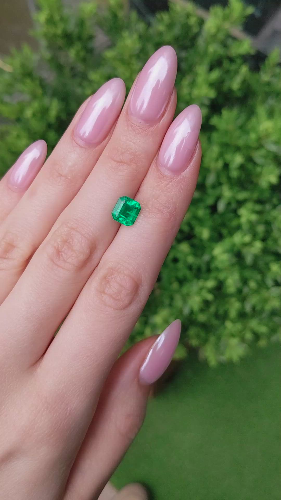 2.17 Ct. Emerald from Colombia - Muzo Size Video