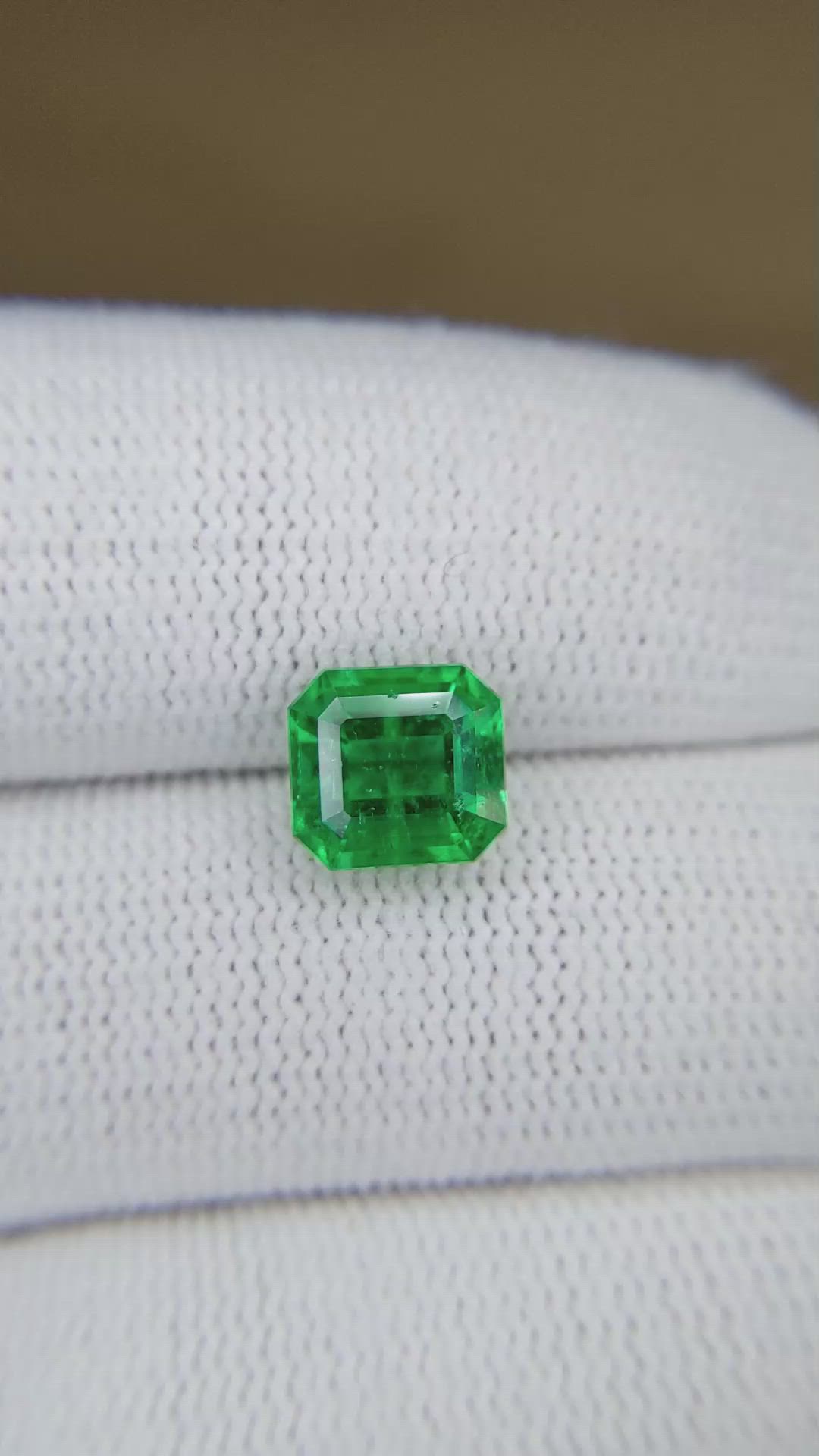 2.17 Ct. Emerald from Colombia - Muzo Size Video