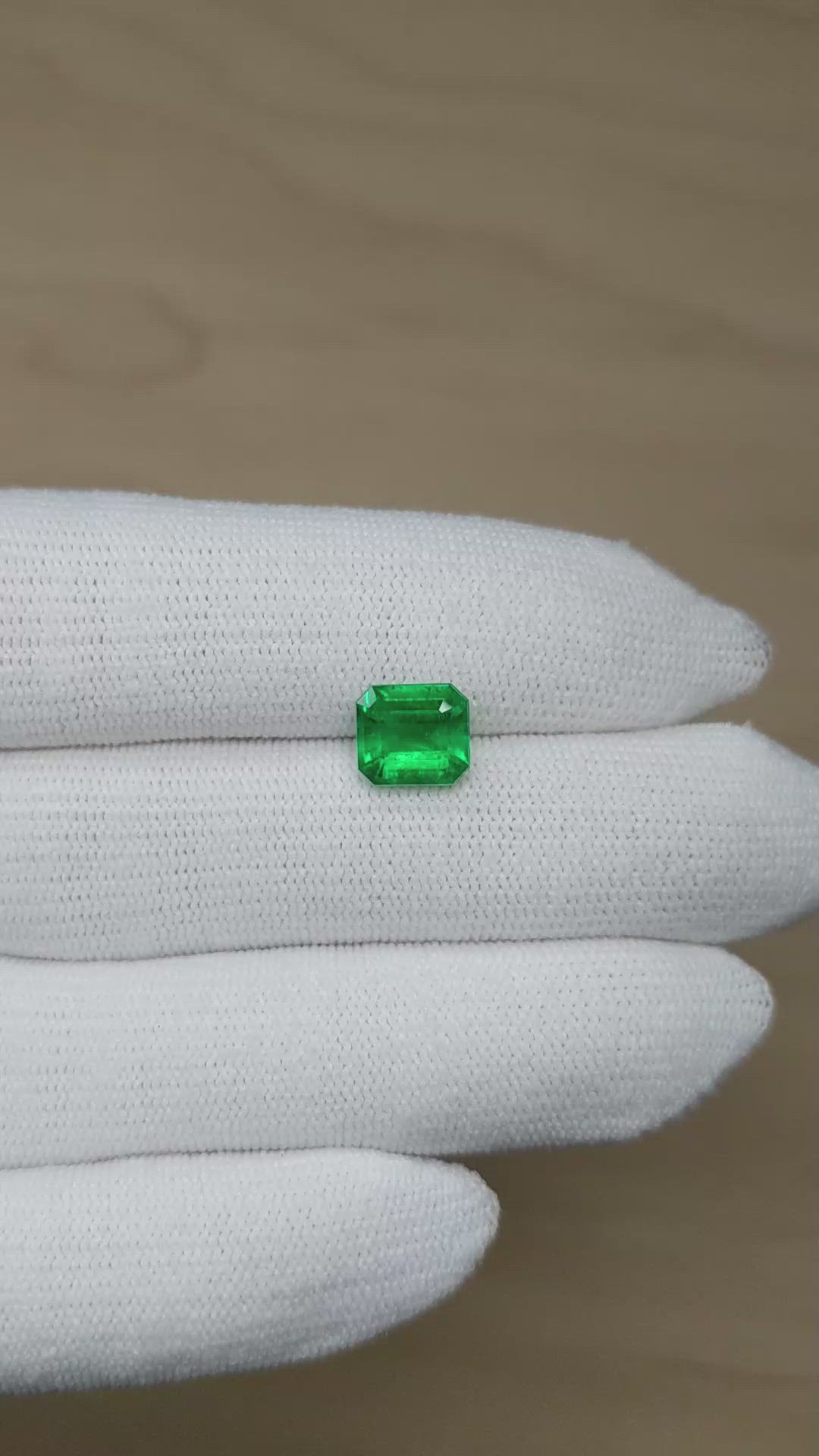 2.23 Ct. Emerald from Colombia - Muzo Size Video