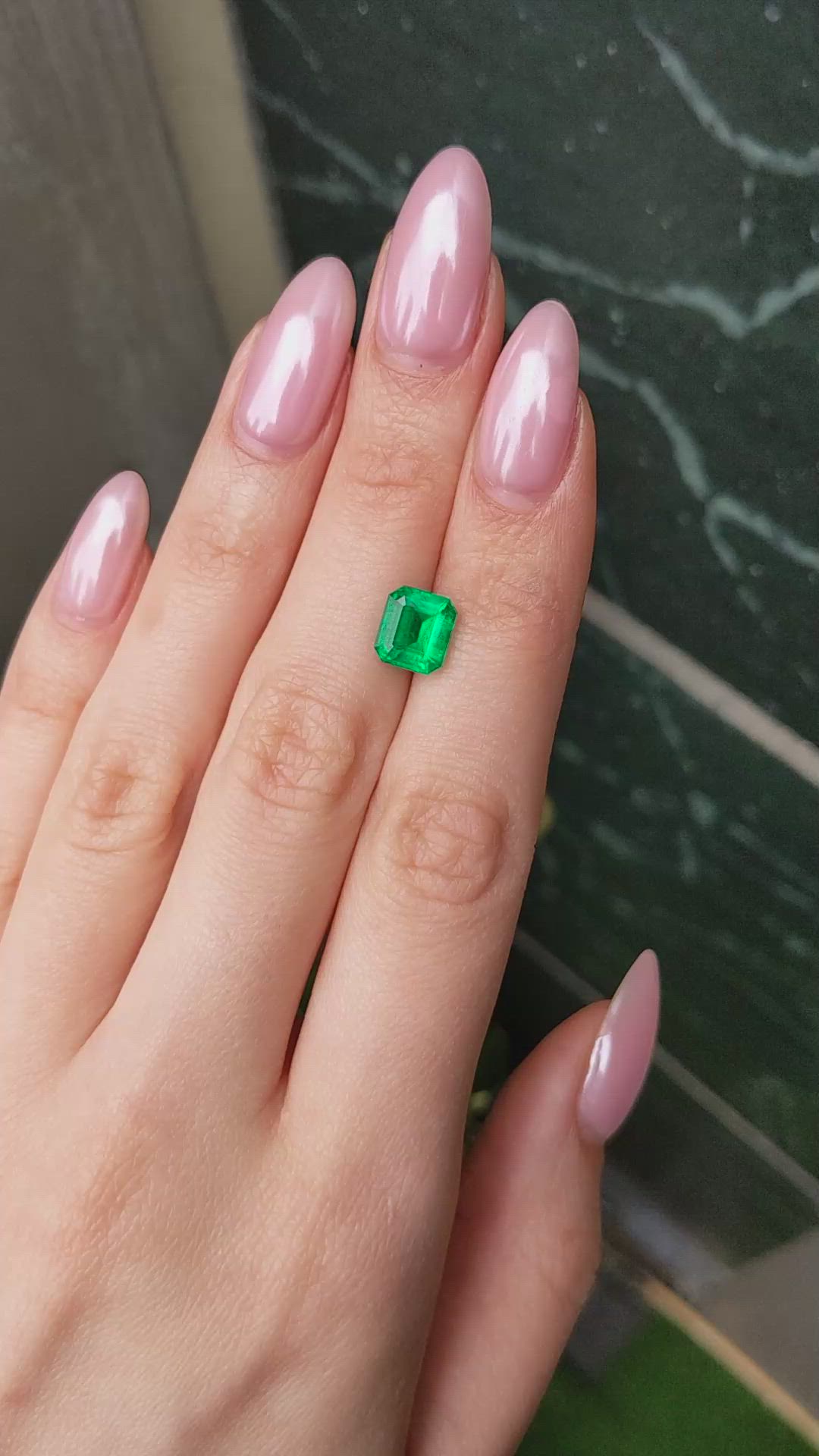 2.23 Ct. Emerald from Colombia - Muzo Size Video