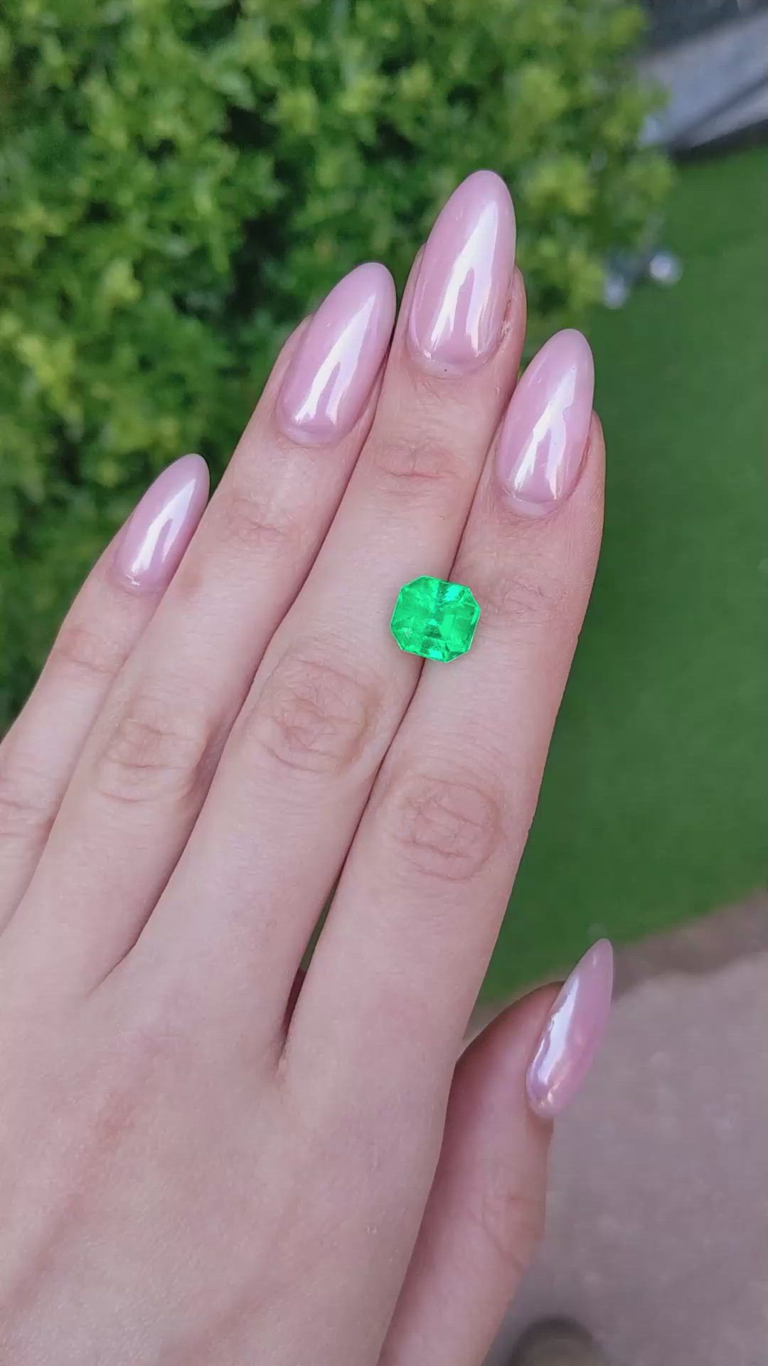 3.96 Ct. Emerald from Colombia - Muzo Size Video
