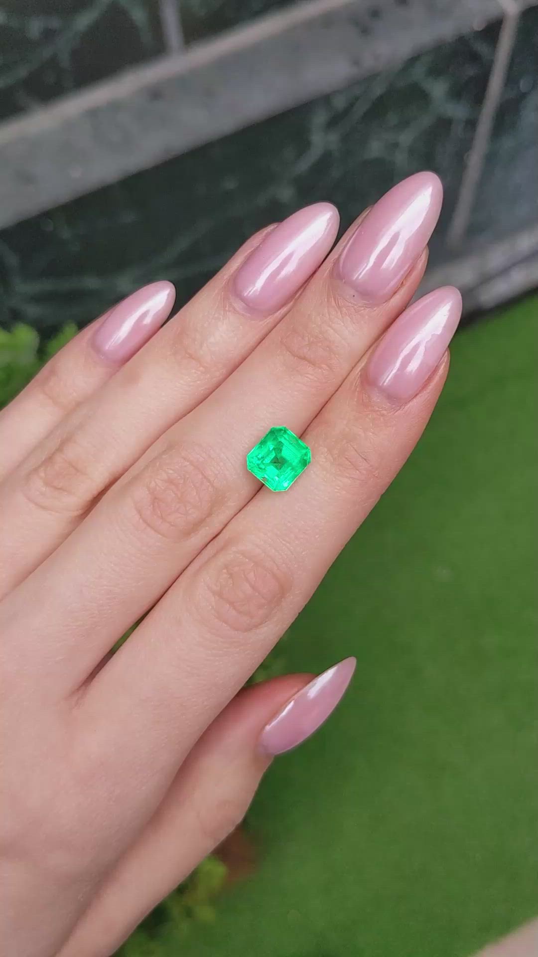 3.22 Ct. Emerald from Colombia - Muzo Size Video