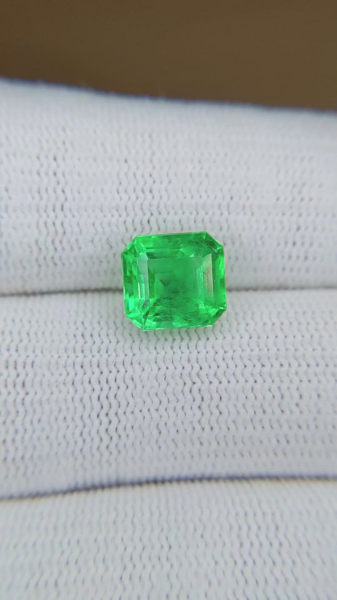 3.22 Ct. Emerald from Colombia - Muzo Size Video