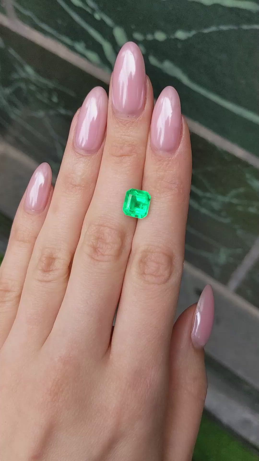 3.22 Ct. Emerald from Colombia - Muzo Size Video