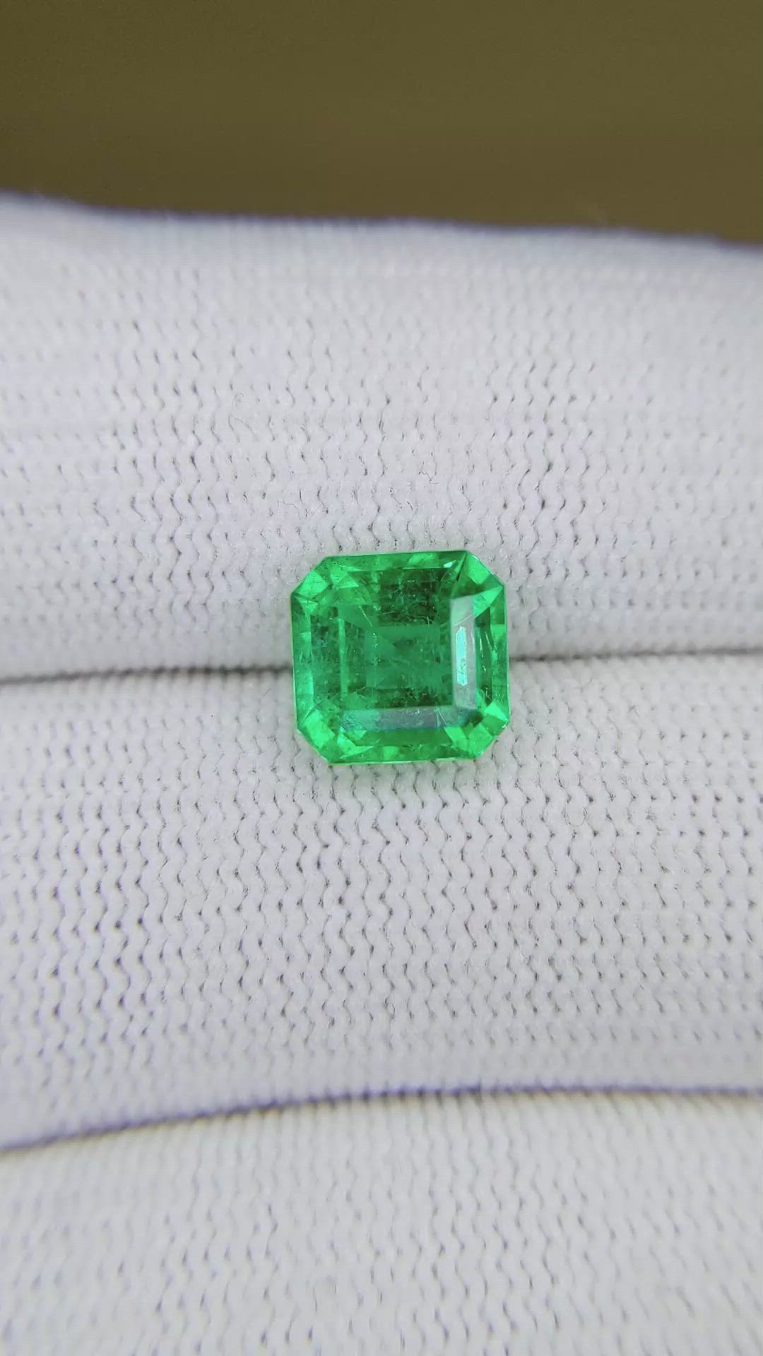 2.20 Ct. Emerald from Colombia - Muzo Size Video
