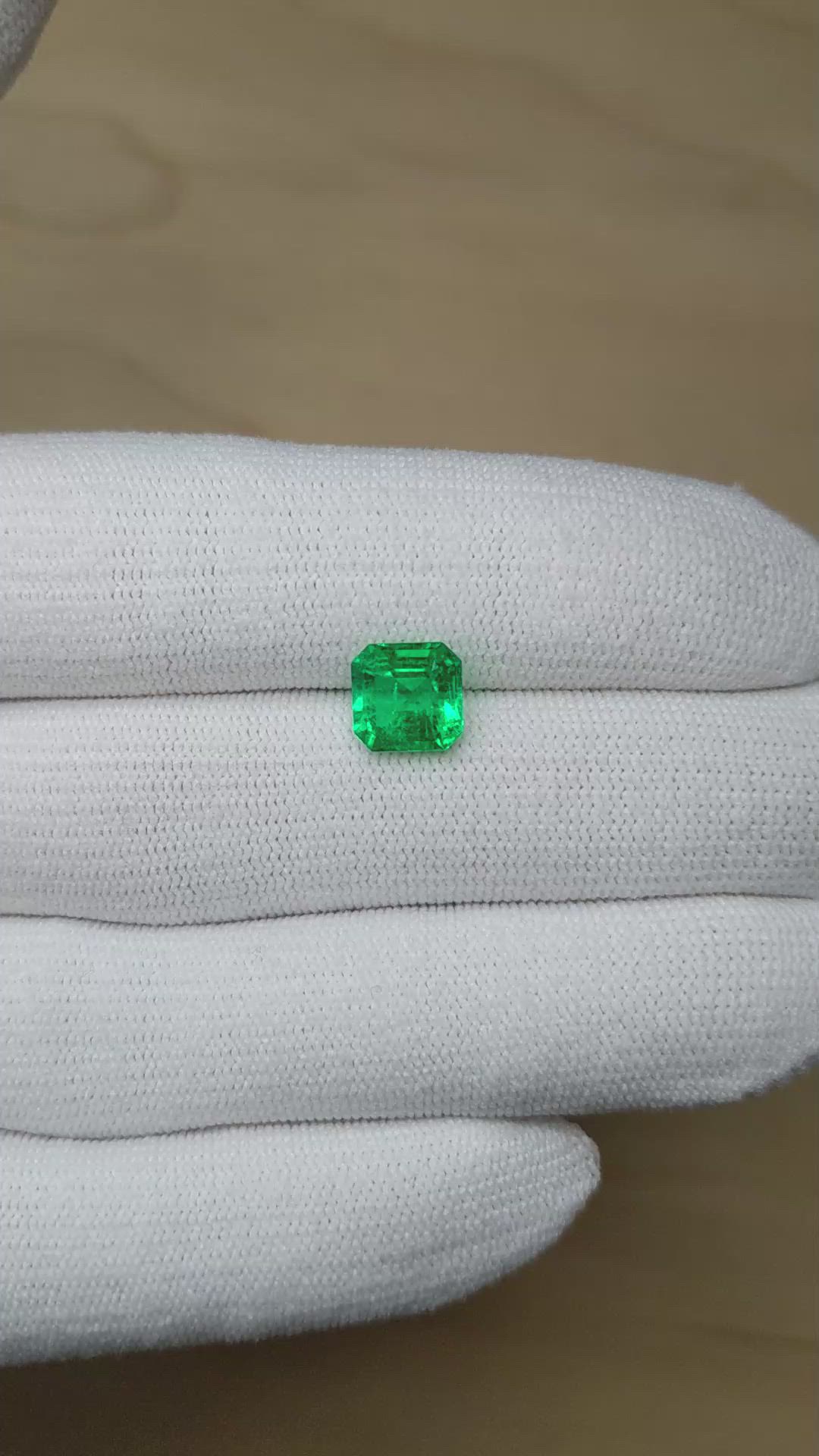 2.20 Ct. Emerald from Colombia - Muzo Size Video