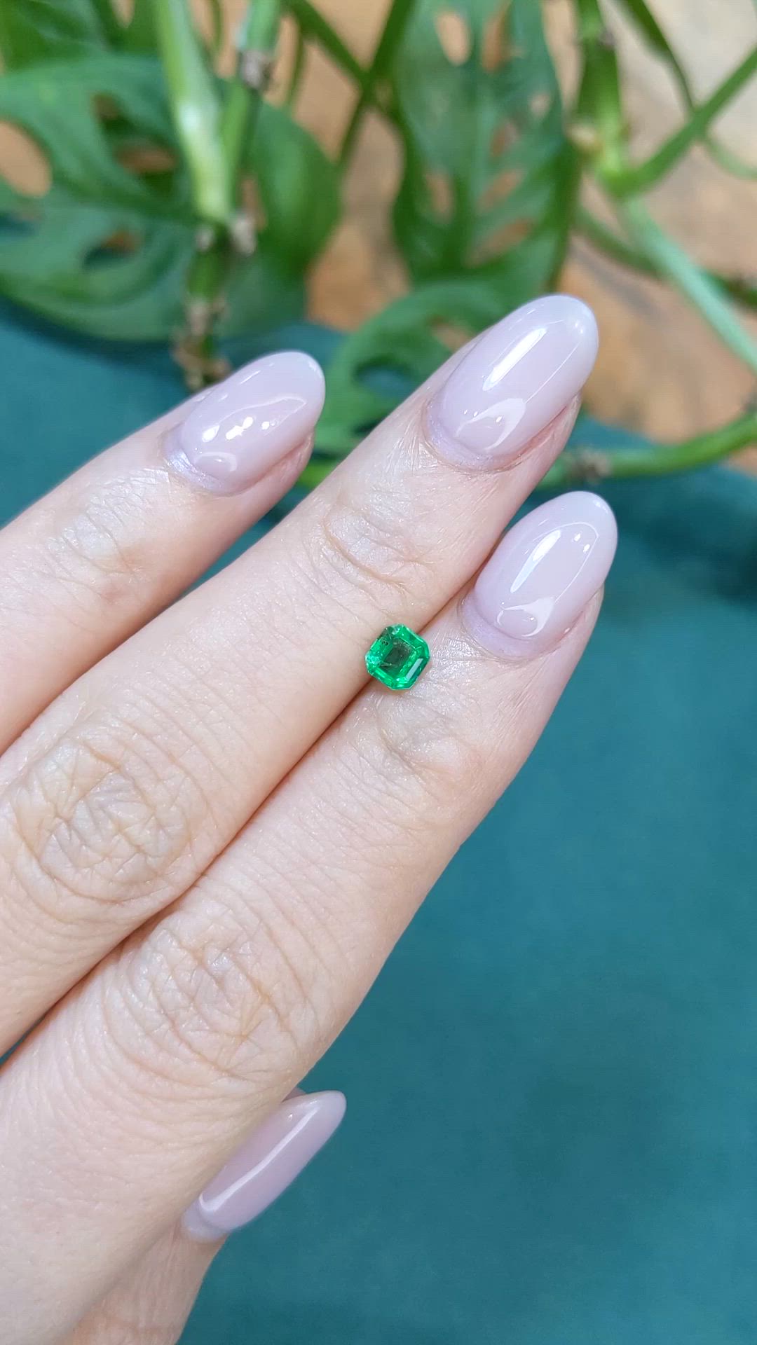 0.39 Ct. Emerald from Colombia Size Video