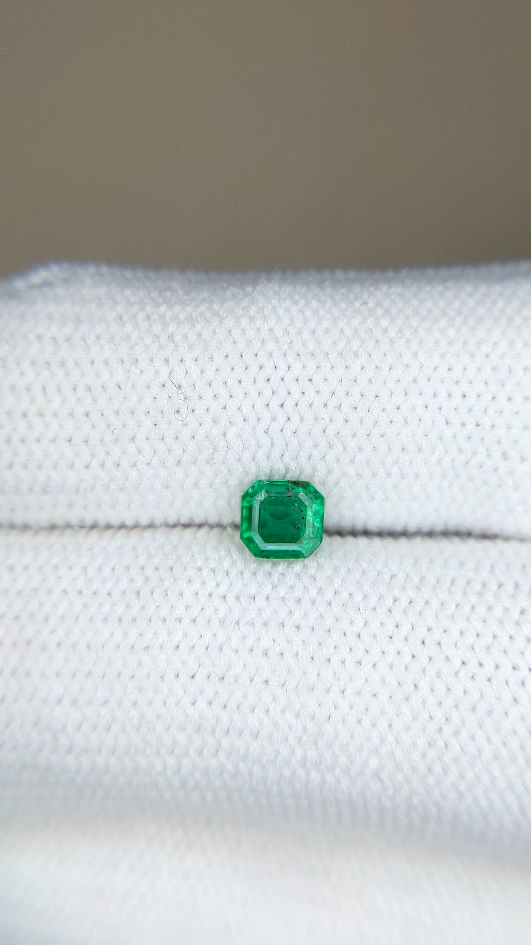 0.39 Ct. Emerald from Colombia Size Video