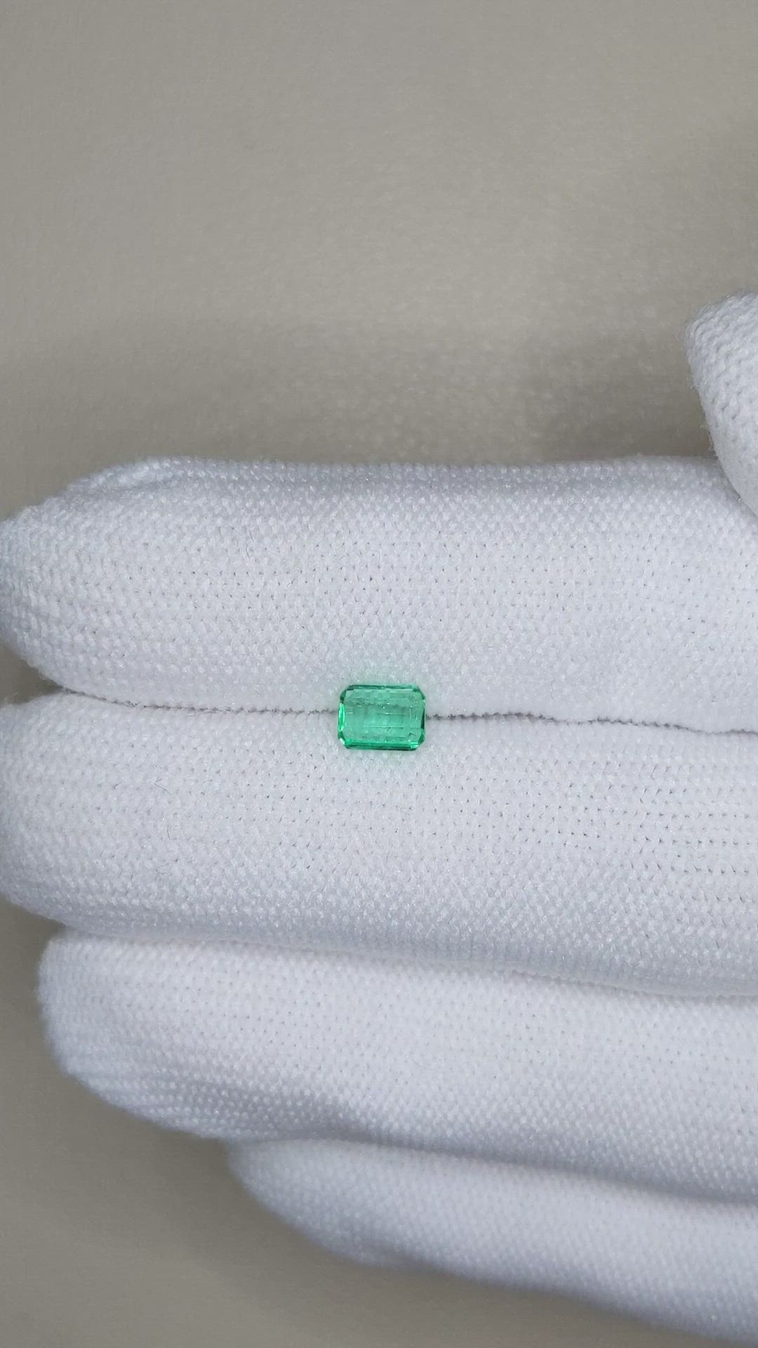 0.42 Ct. Emerald from Colombia Size Video