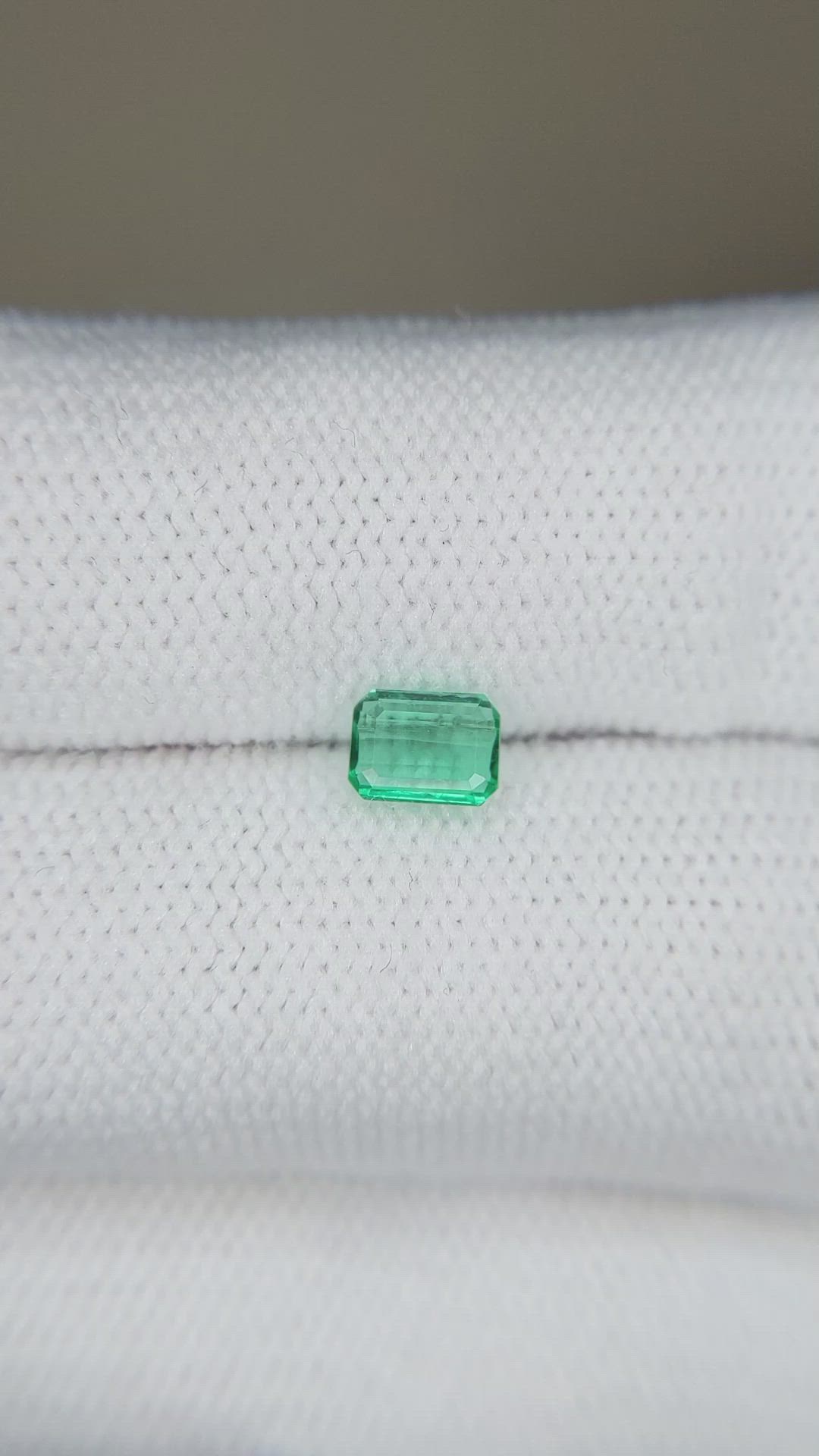 0.42 Ct. Emerald from Colombia Size Video