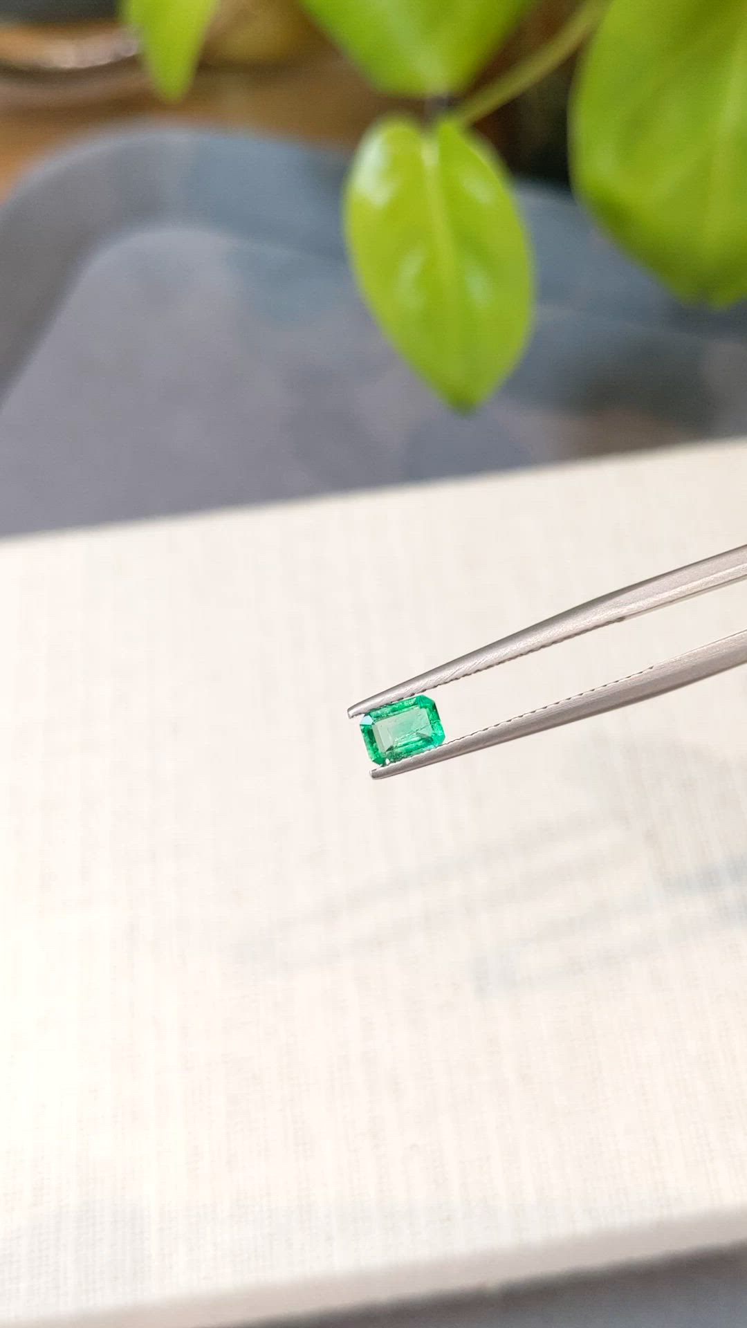 0.35 Ct. Emerald from Colombia Size Video