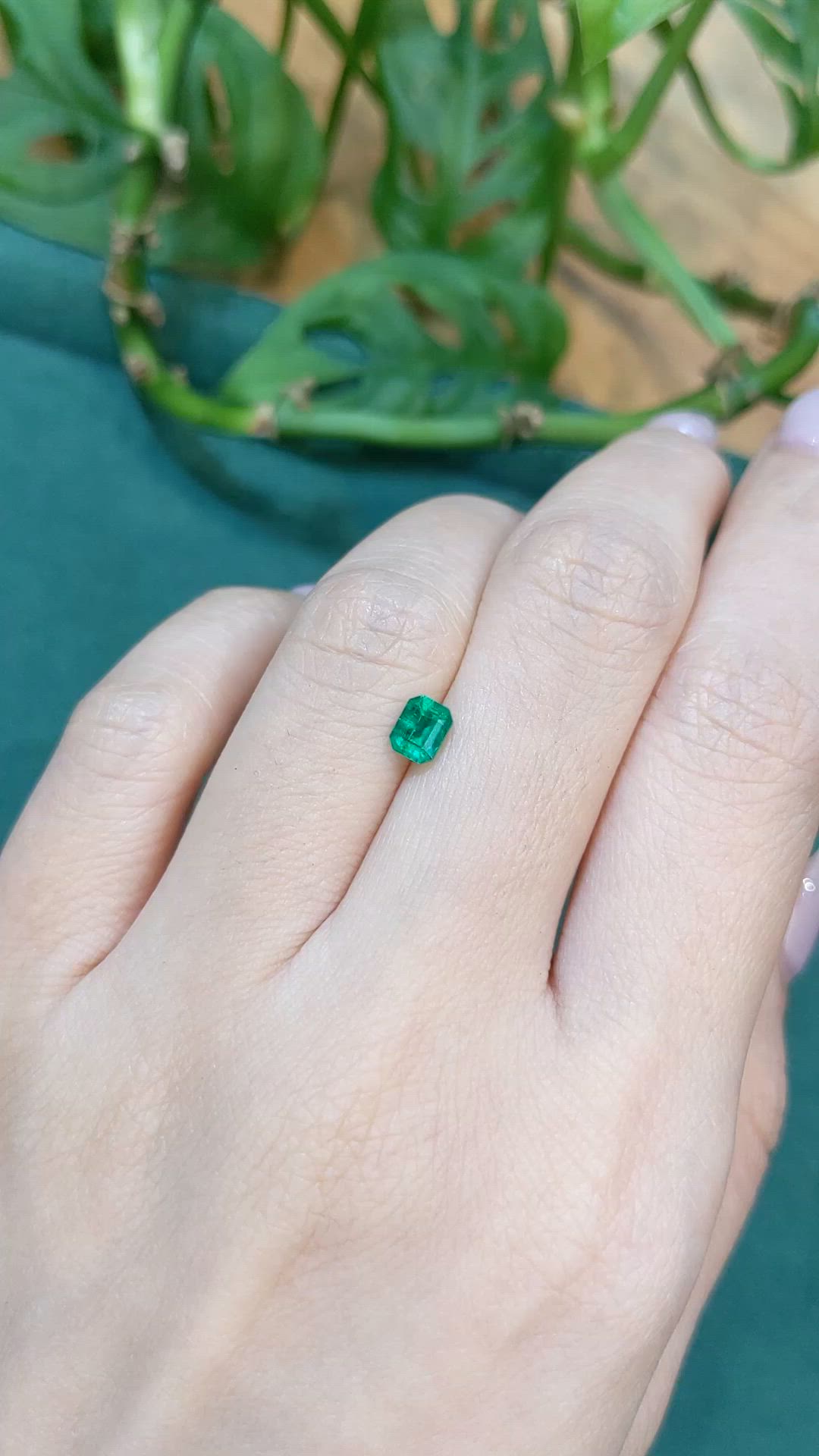 0.50 Ct. Emerald from Colombia Size Video