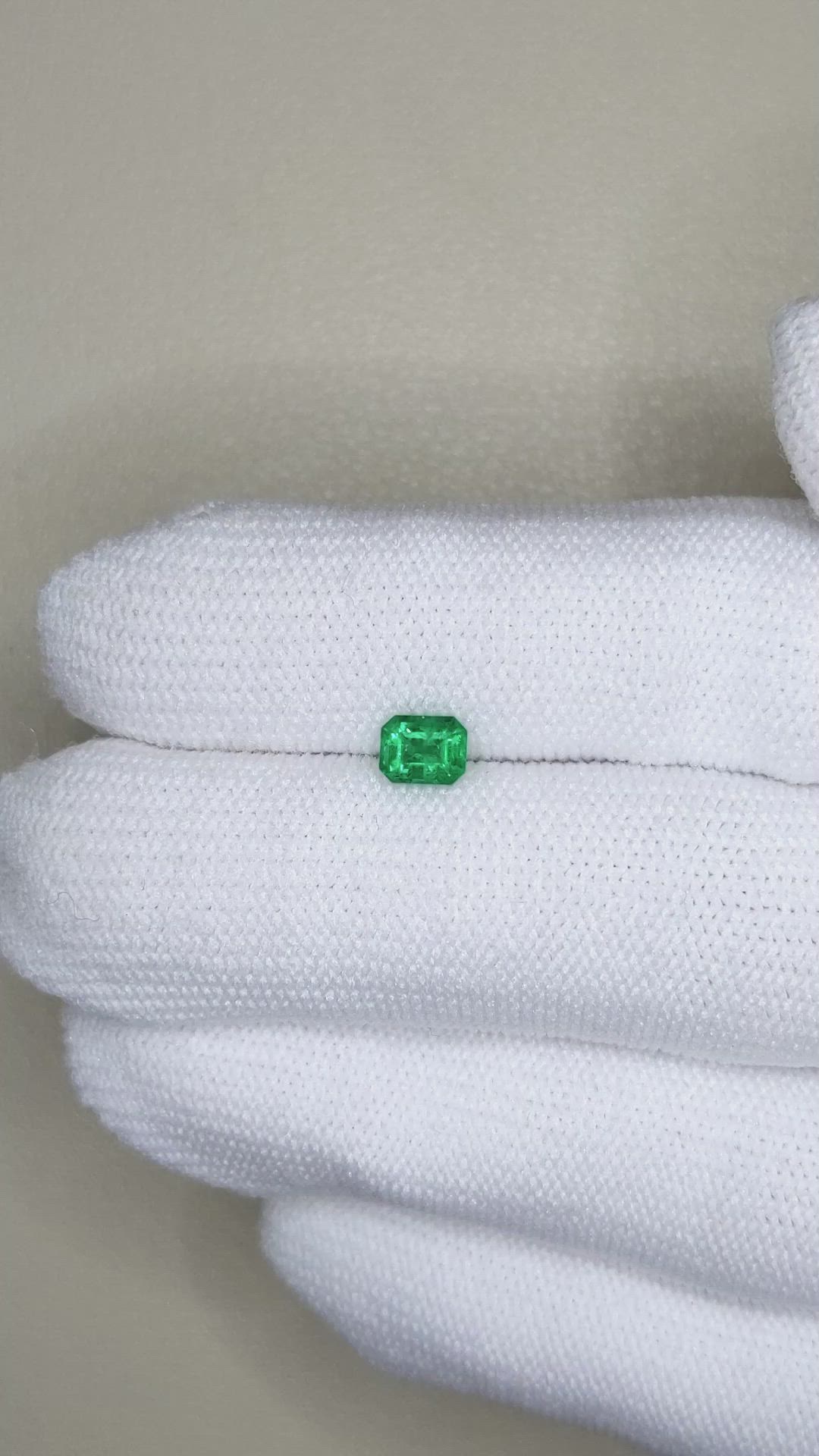 0.50 Ct. Emerald from Colombia Size Video